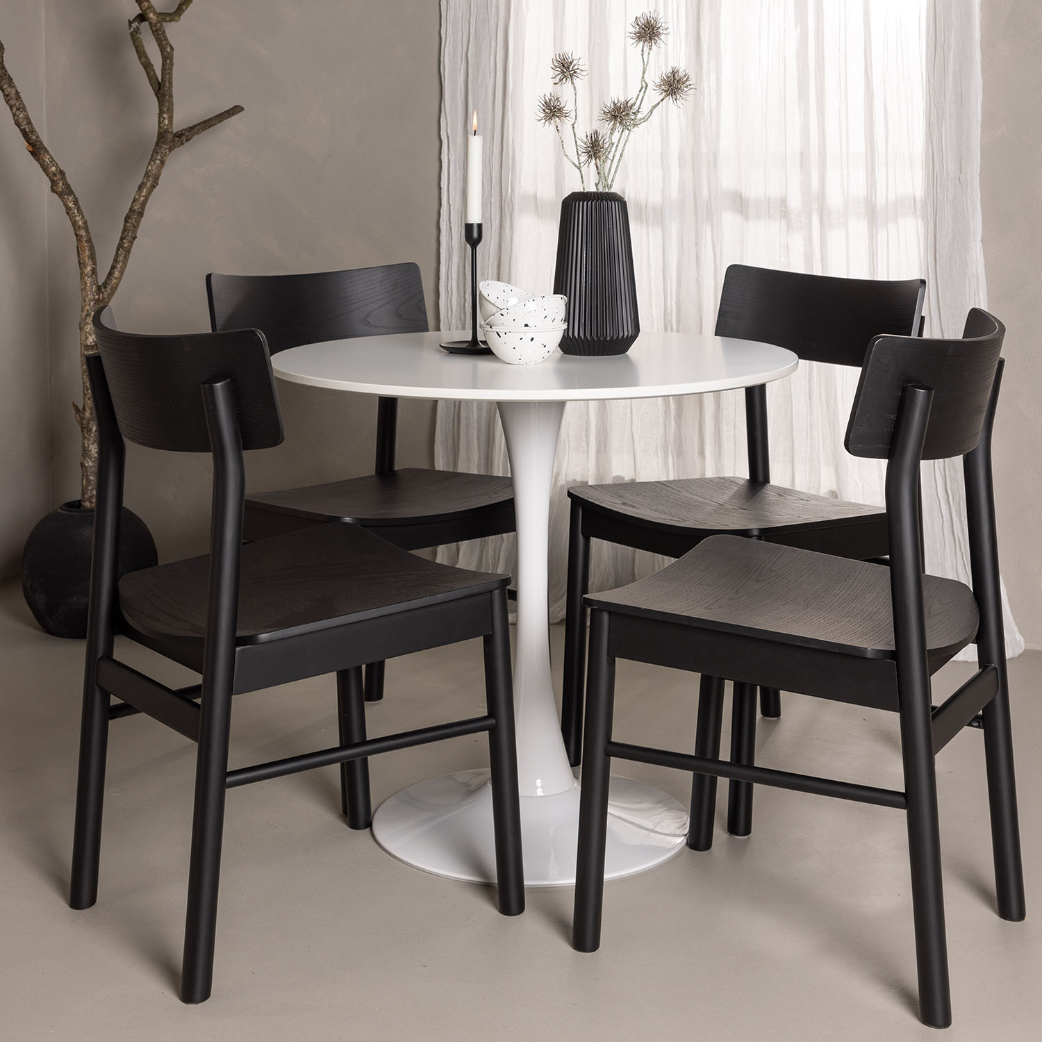 Matgrupp Venture Home Hamden Ø80 cm med 4 Montros stolar