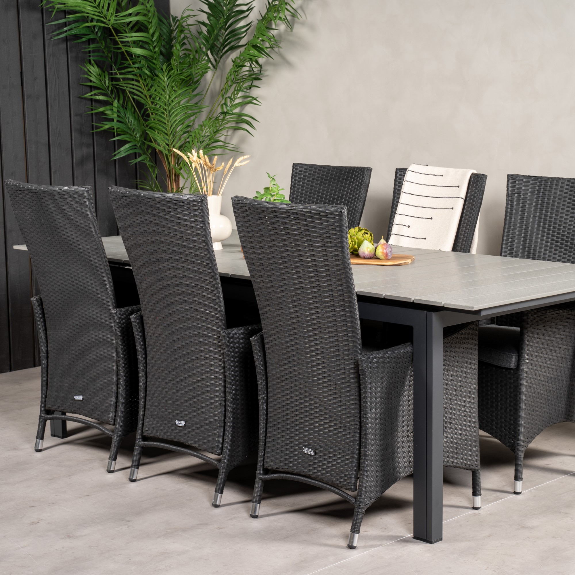 Matgrupp Venture Home Lova 224/324 med 6 Pishi Karmstolar