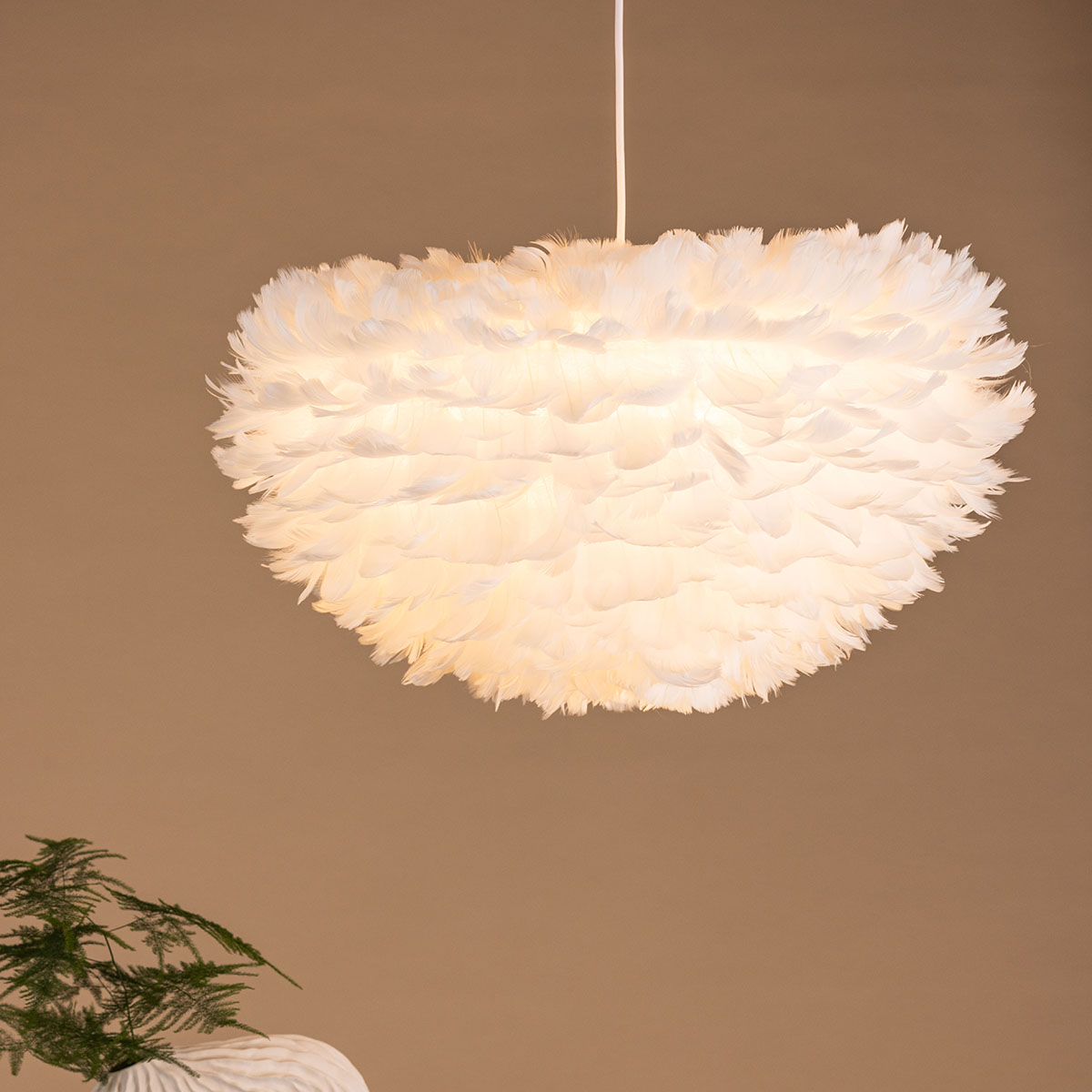 Nicola - Large Pendant Lamp - White / White artificial feath Vit