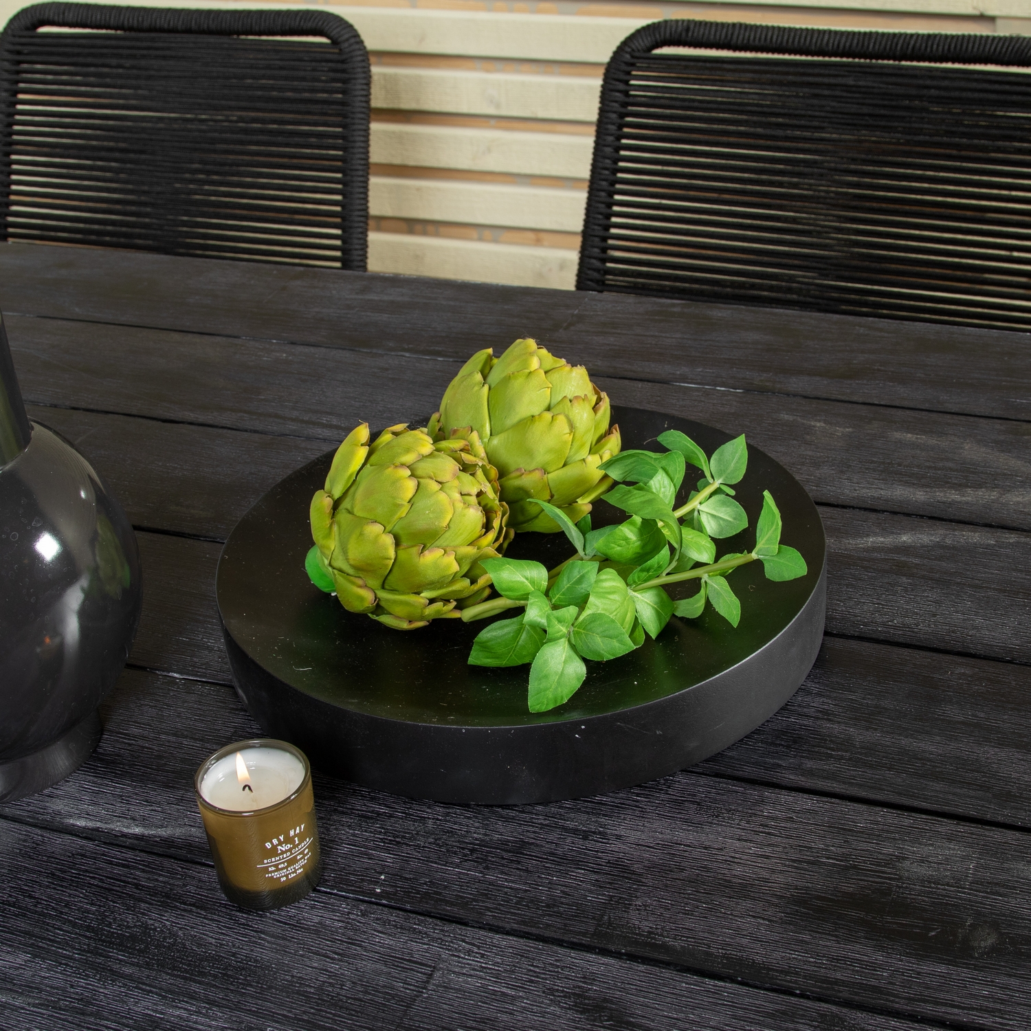 Rives Dining Table 200*100cm - Black Acacia+Lindos Armchair Svart/Svart