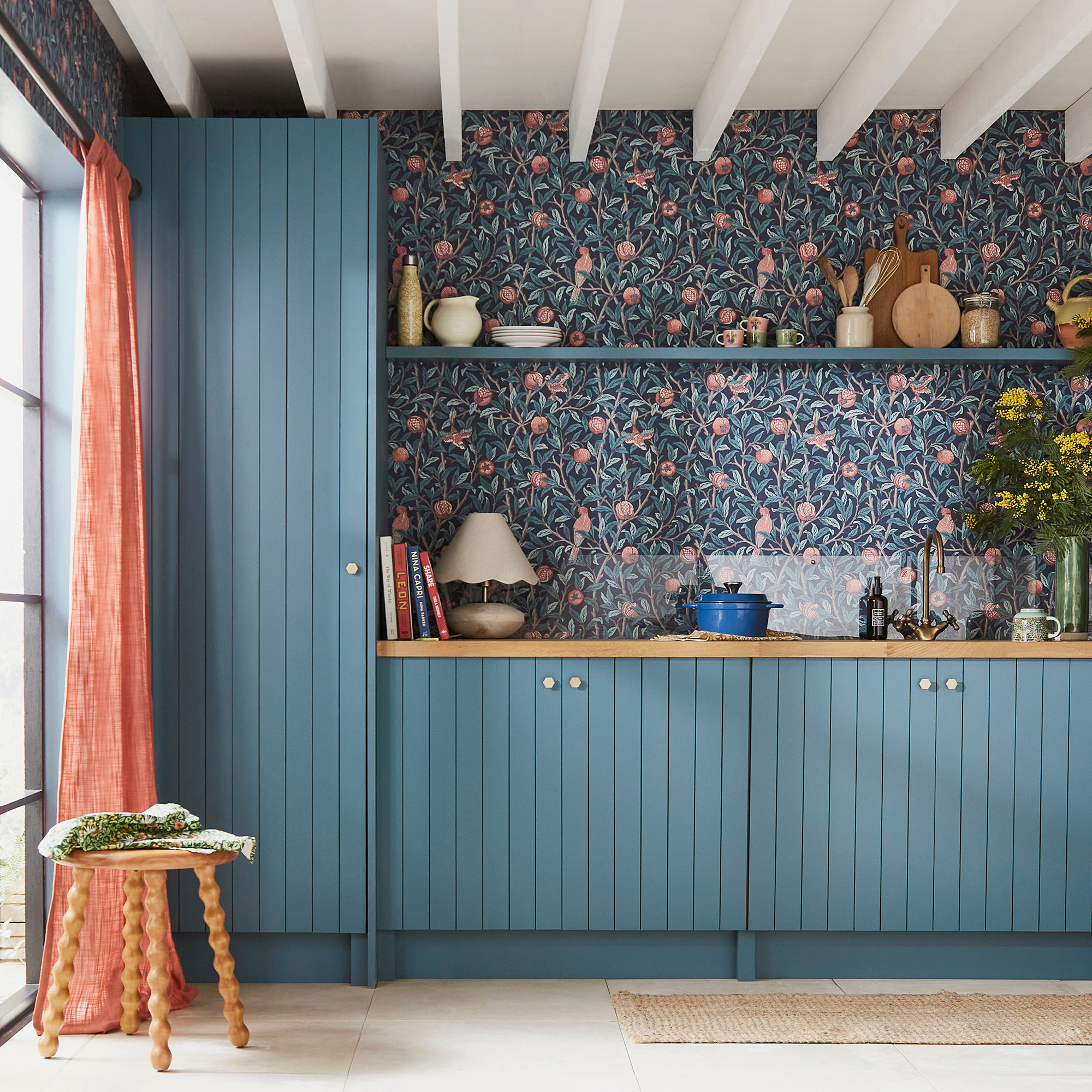 Tapet William Morris At Home Bird & Pomegranate 124259