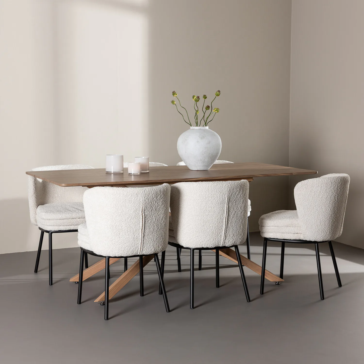 Matgrupp Venture Home Piazza 180 med 6 st Agnes Stolar