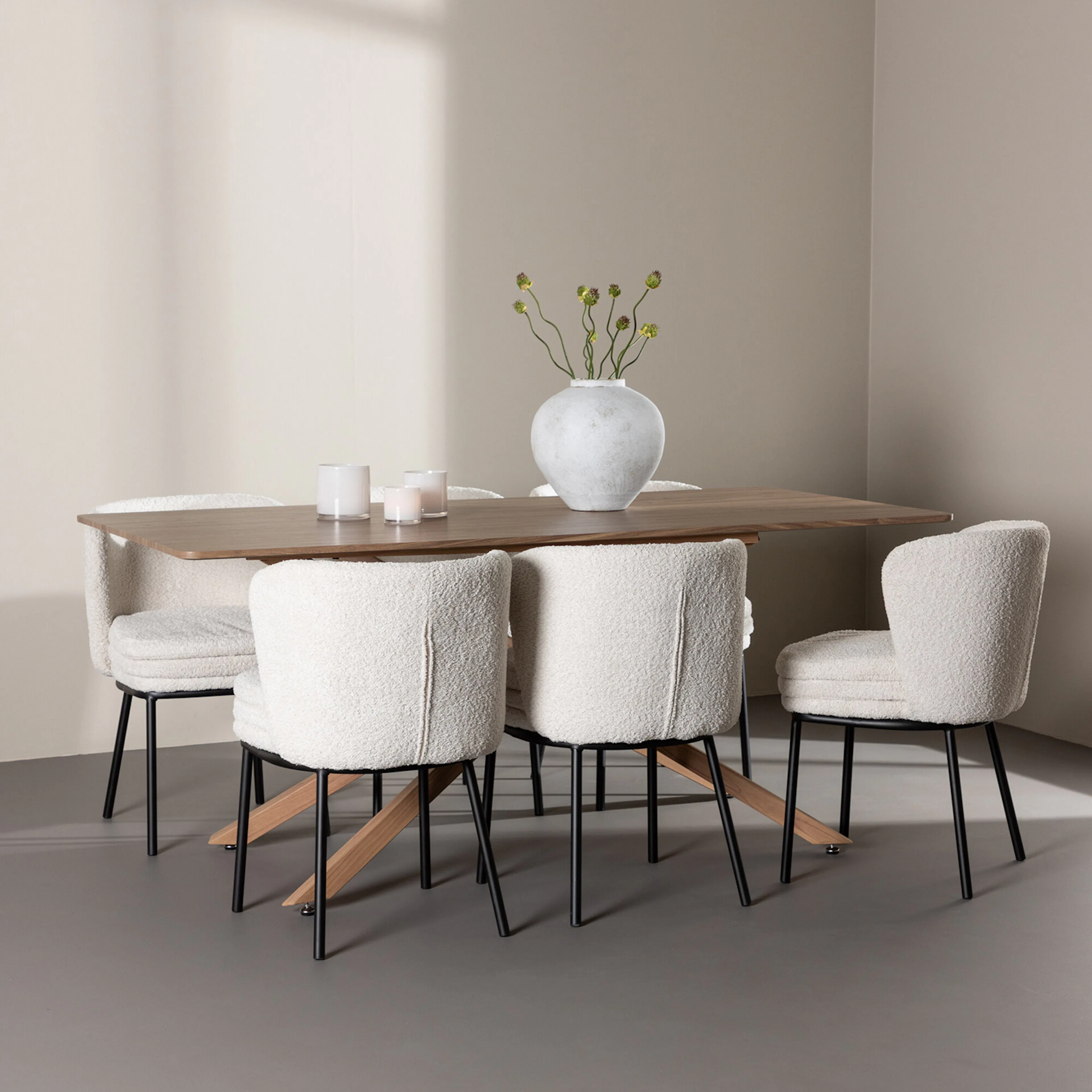 Matgrupp Venture Home Piazza 180 med 6 st Agnes Stolar