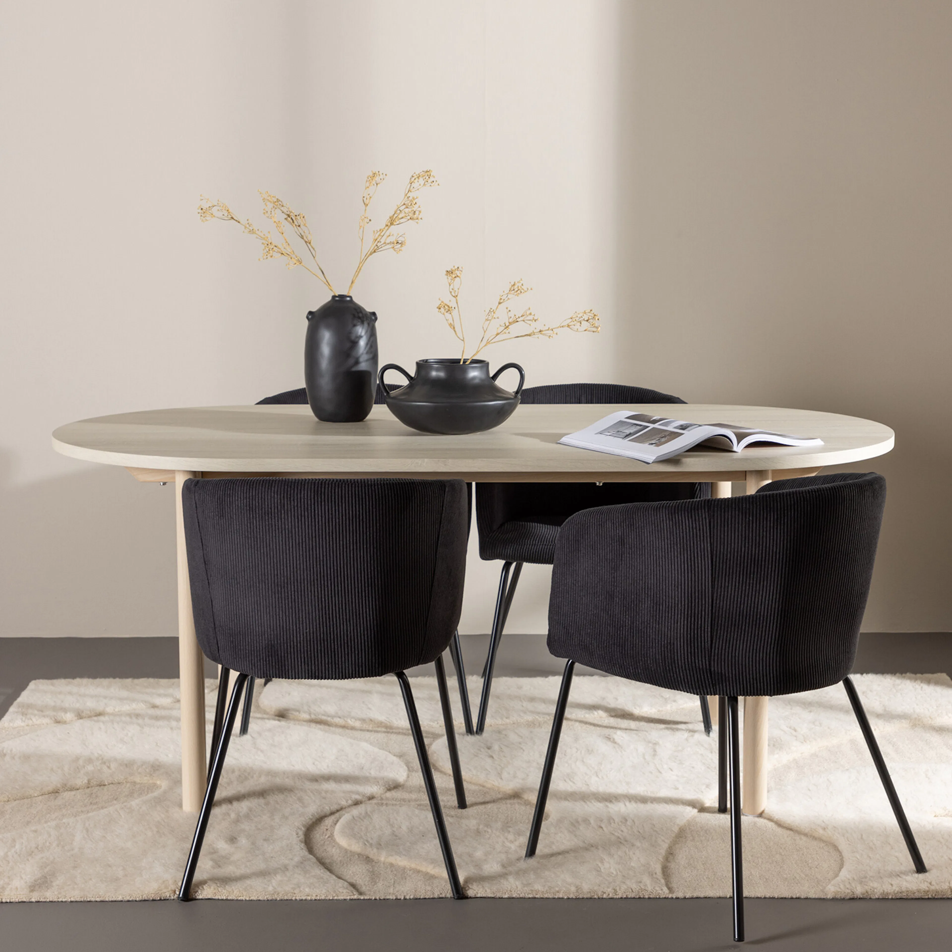 Matgrupp Venture Home Andy 180 med 4 st Berit Stolar