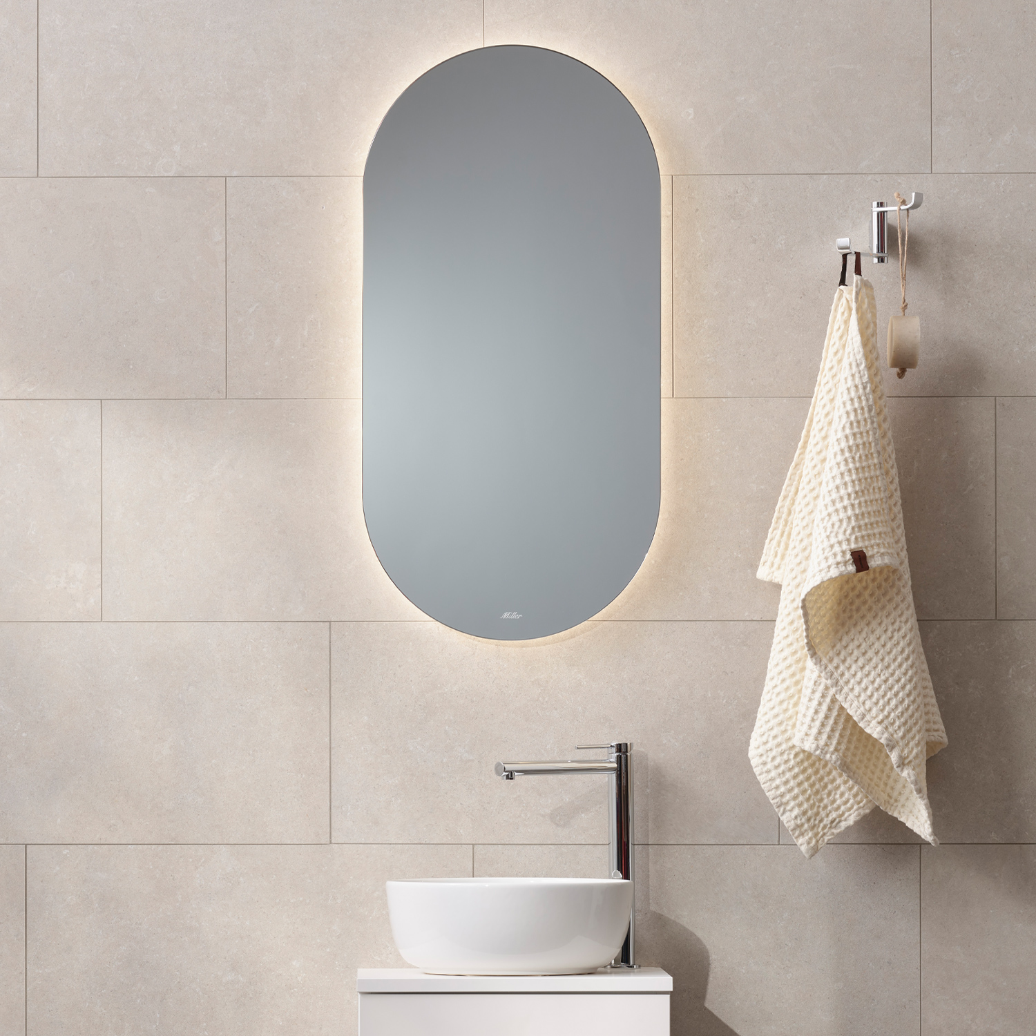 Badrumsspegel Miller Badrum Ambient DIM Oval