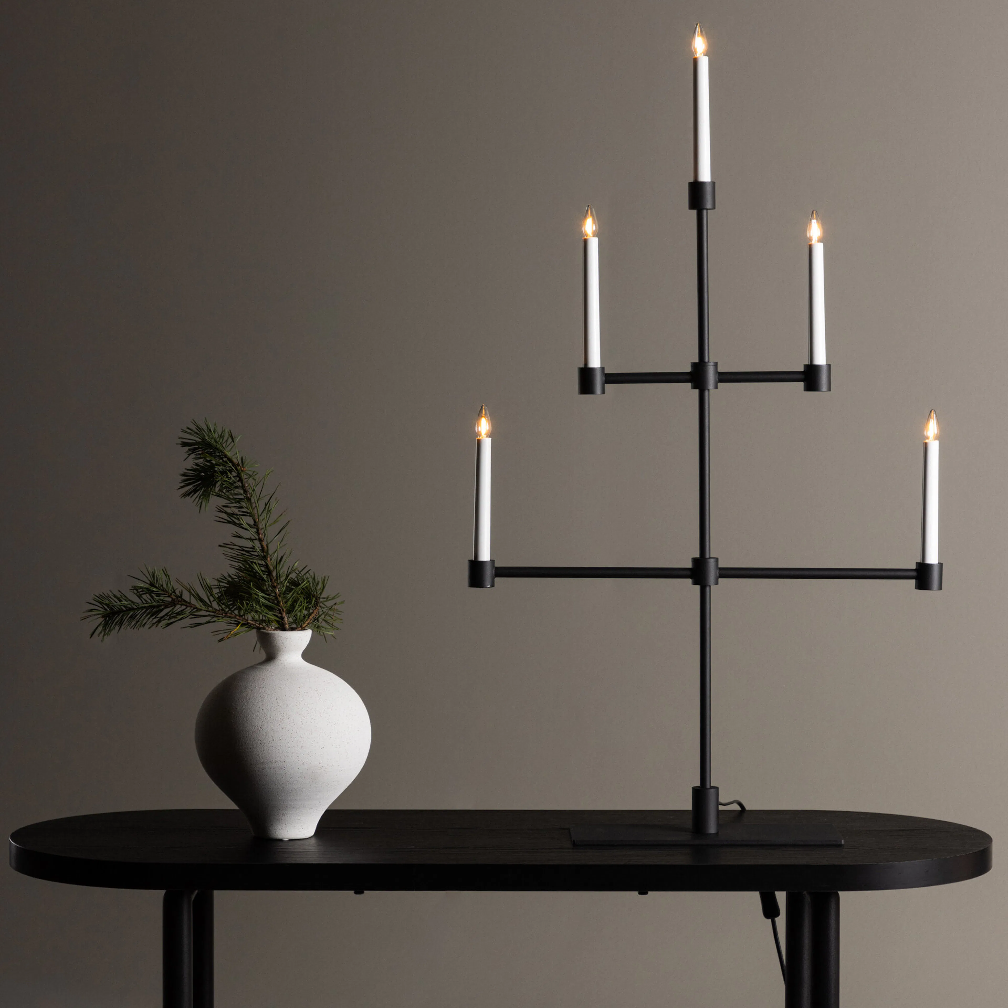 Avoriaz Table Lamp - Matt Black /  Metal Svart