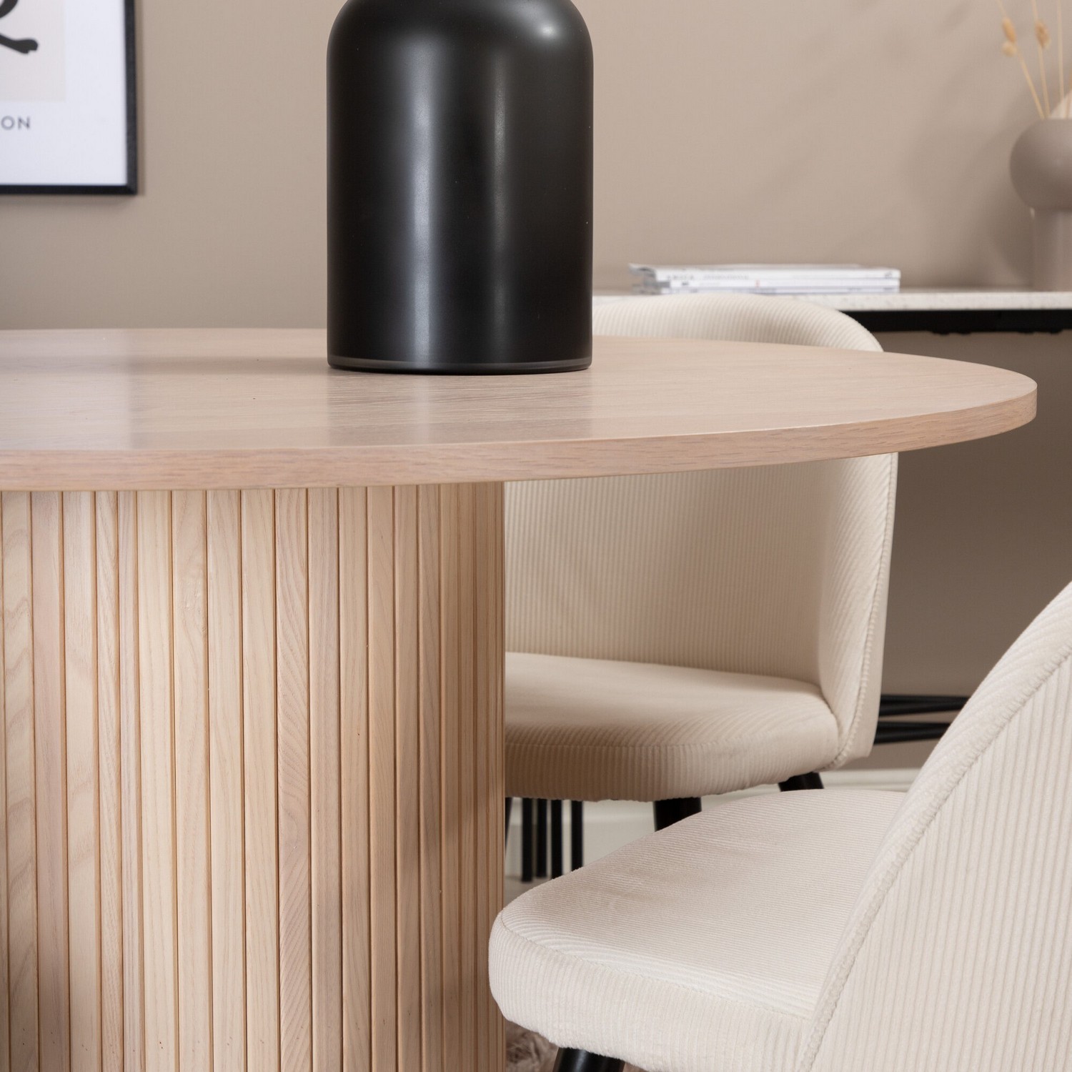 Matgrupp Venture Home Bianca Rund Benvit med 4 Valentina Stolar