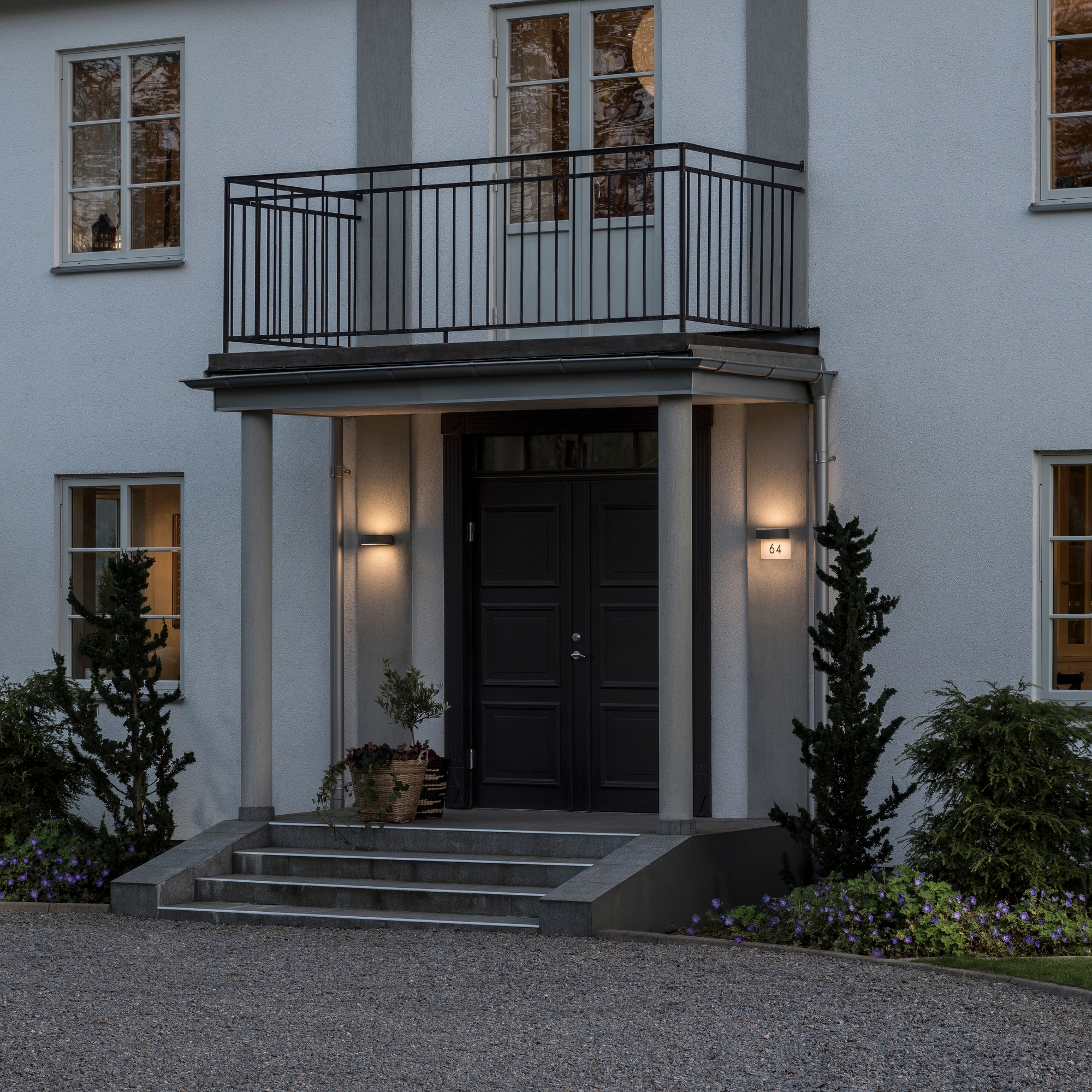 Vägglykta Gnosjö Konstsmide Monza LED 2X4 5W med Husnummer
