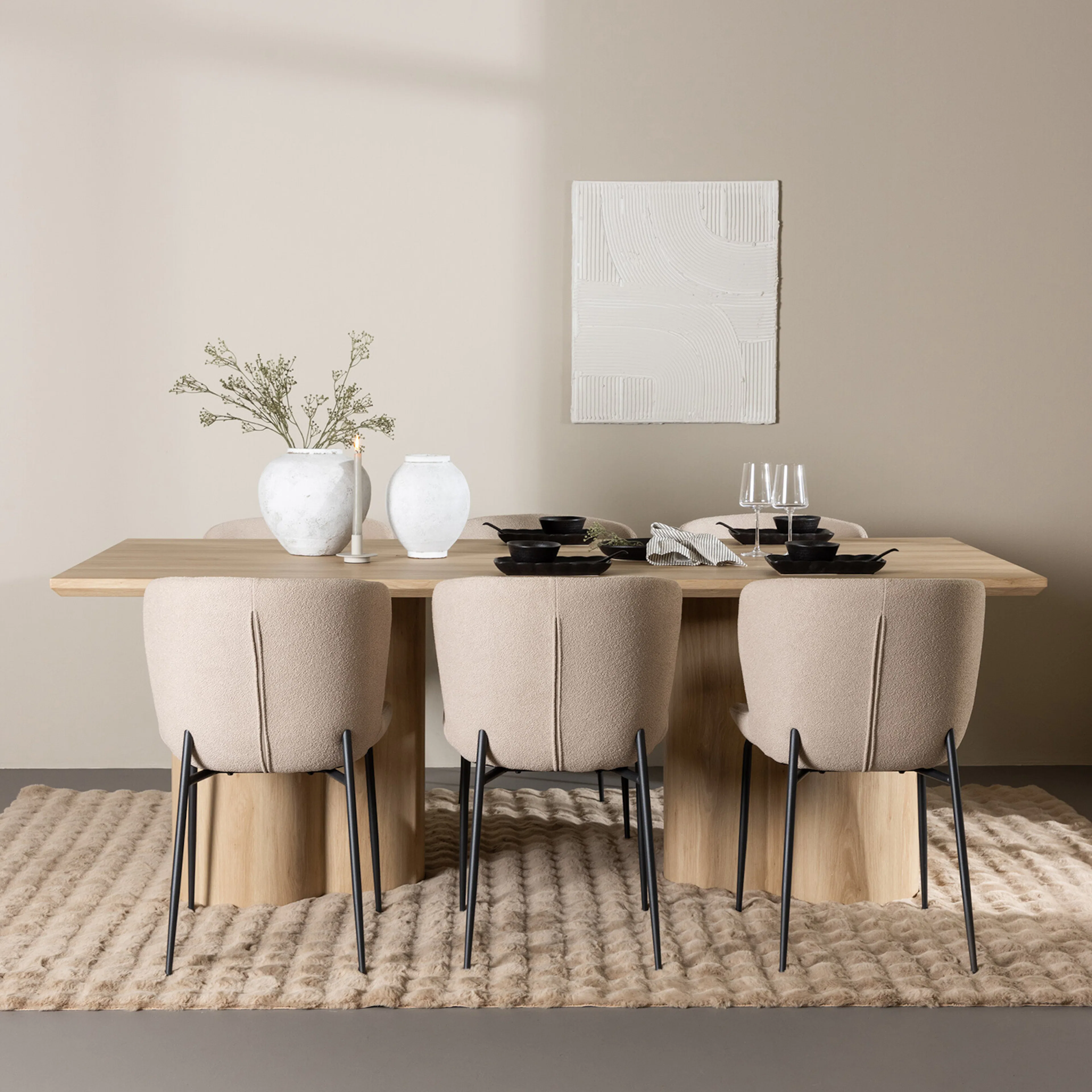 Olivia Dining Table with Modesto Dining Chair Vittvätt/Beige