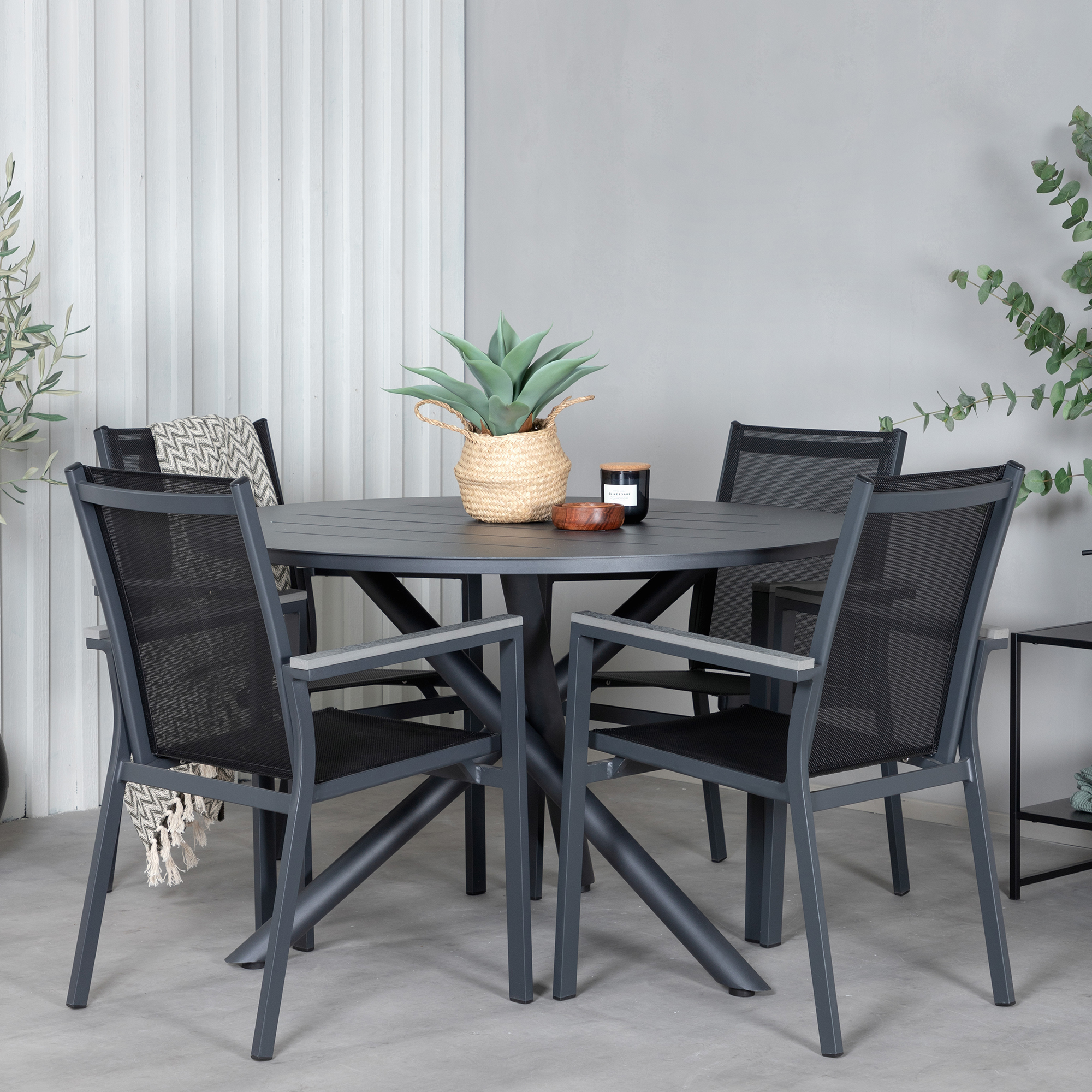 Matgrupp Venture Home Ande med 4 Pussel Matstolar