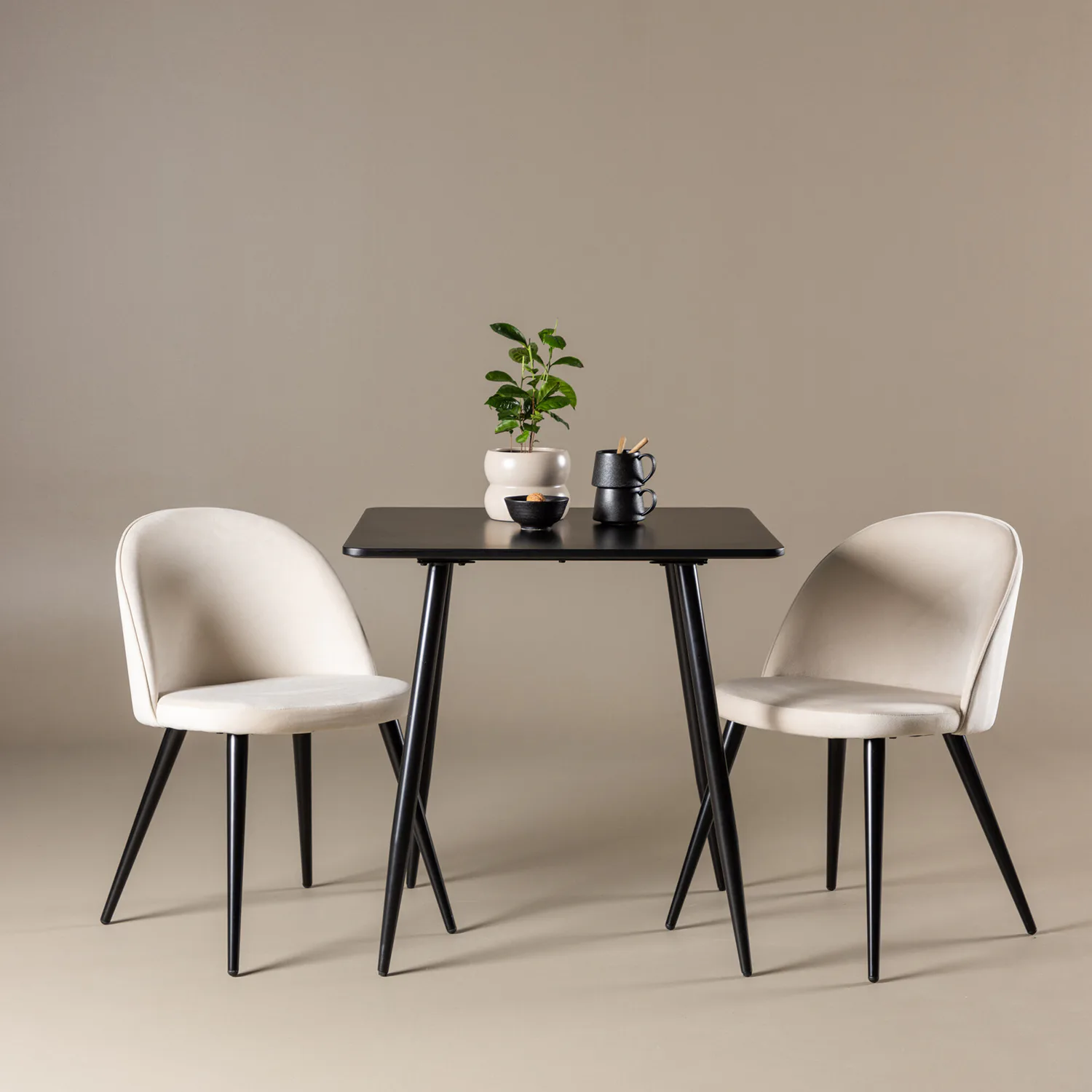 Matgrupp Venture Home Polar 75 med 2 st Velvet Stolar