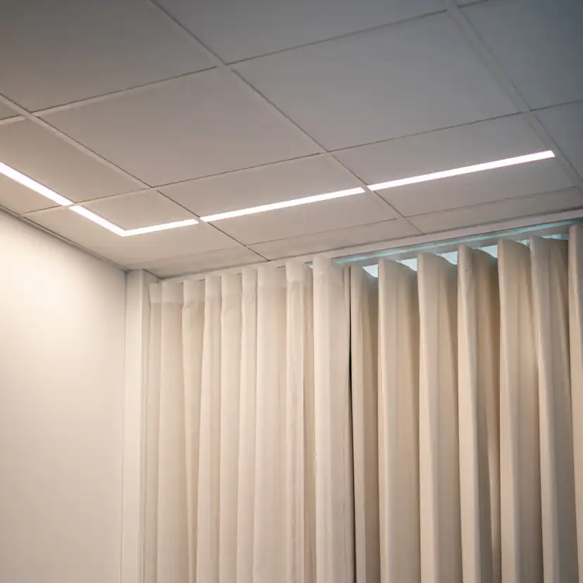 LED-Armatur Hide-a-lite Ray Corner OP 830/840