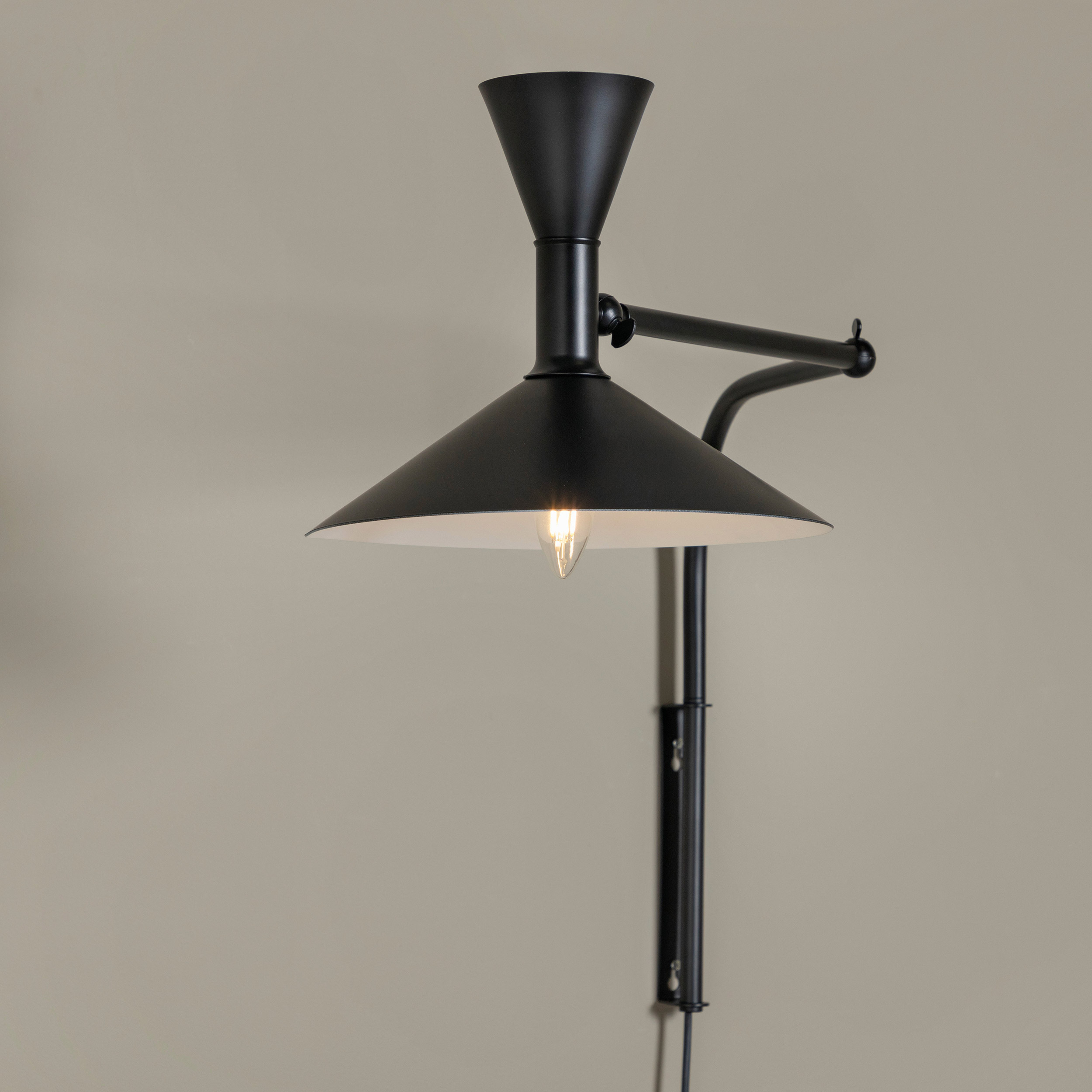 Canopus Wall Mounted matt black D300*L800*H240 -500 Svart