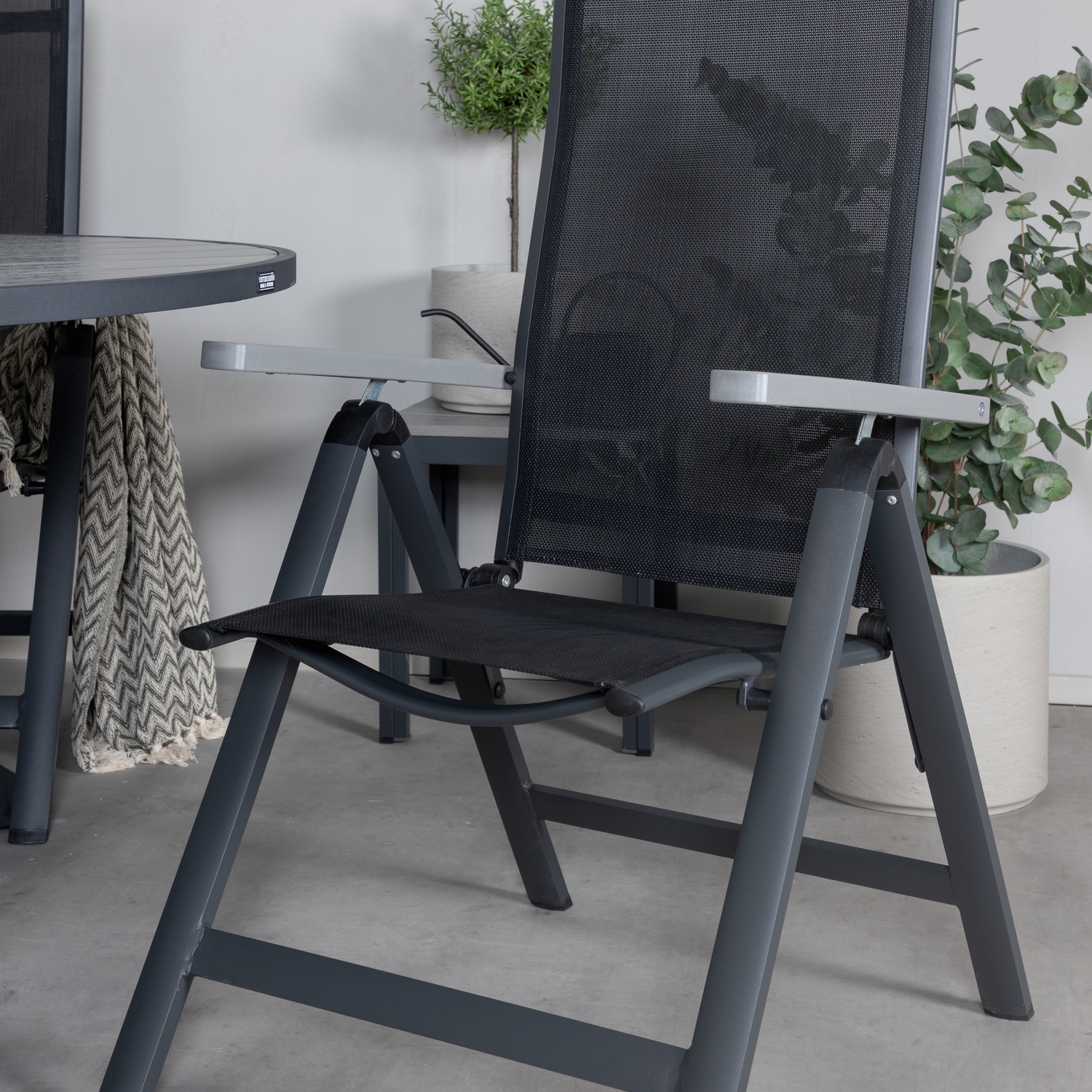 Matgrupp Utomhus Venture Home Pincy Rund med 4 Aleyna PositionsTrädgårdsstolar