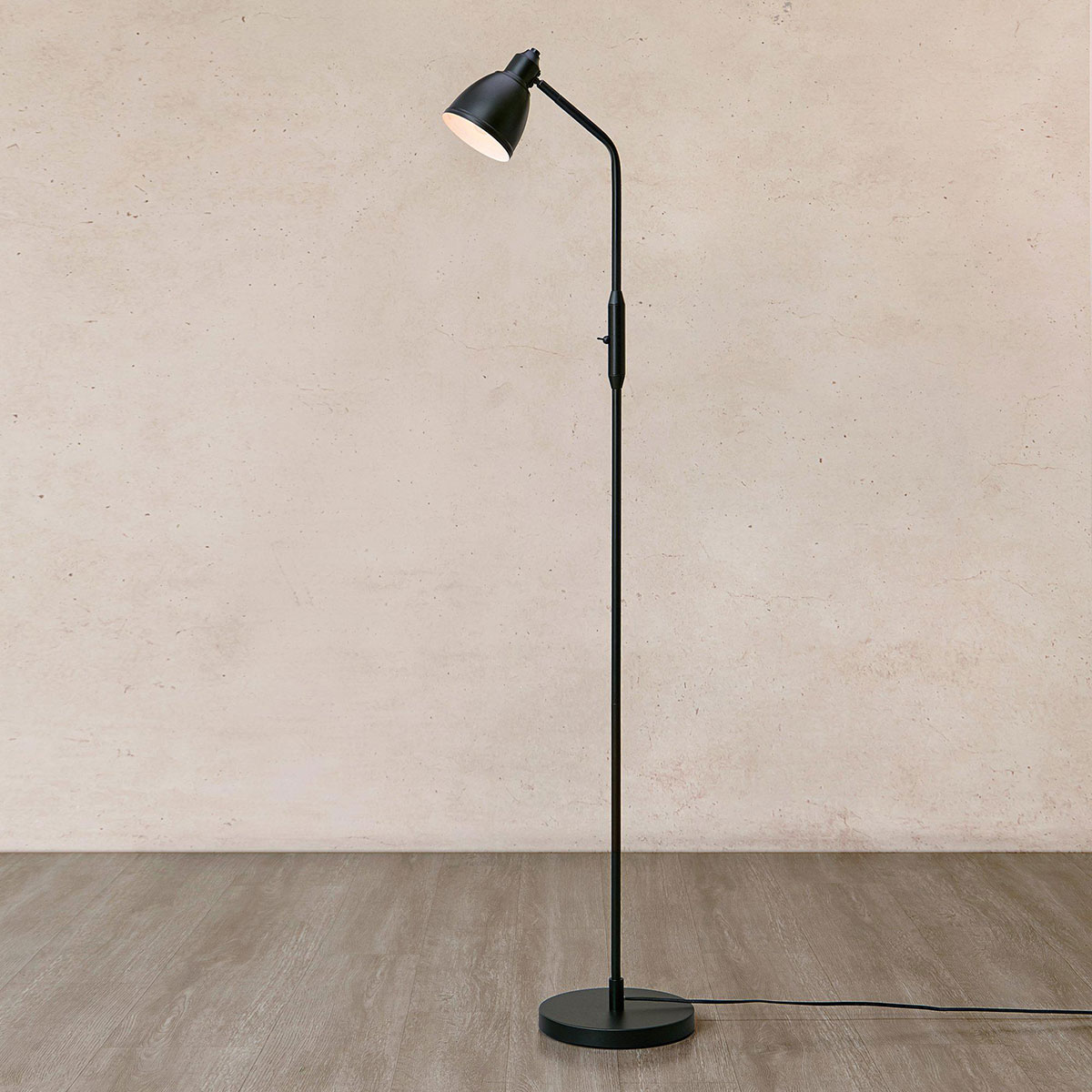 Golvlampa Markslöjd Story