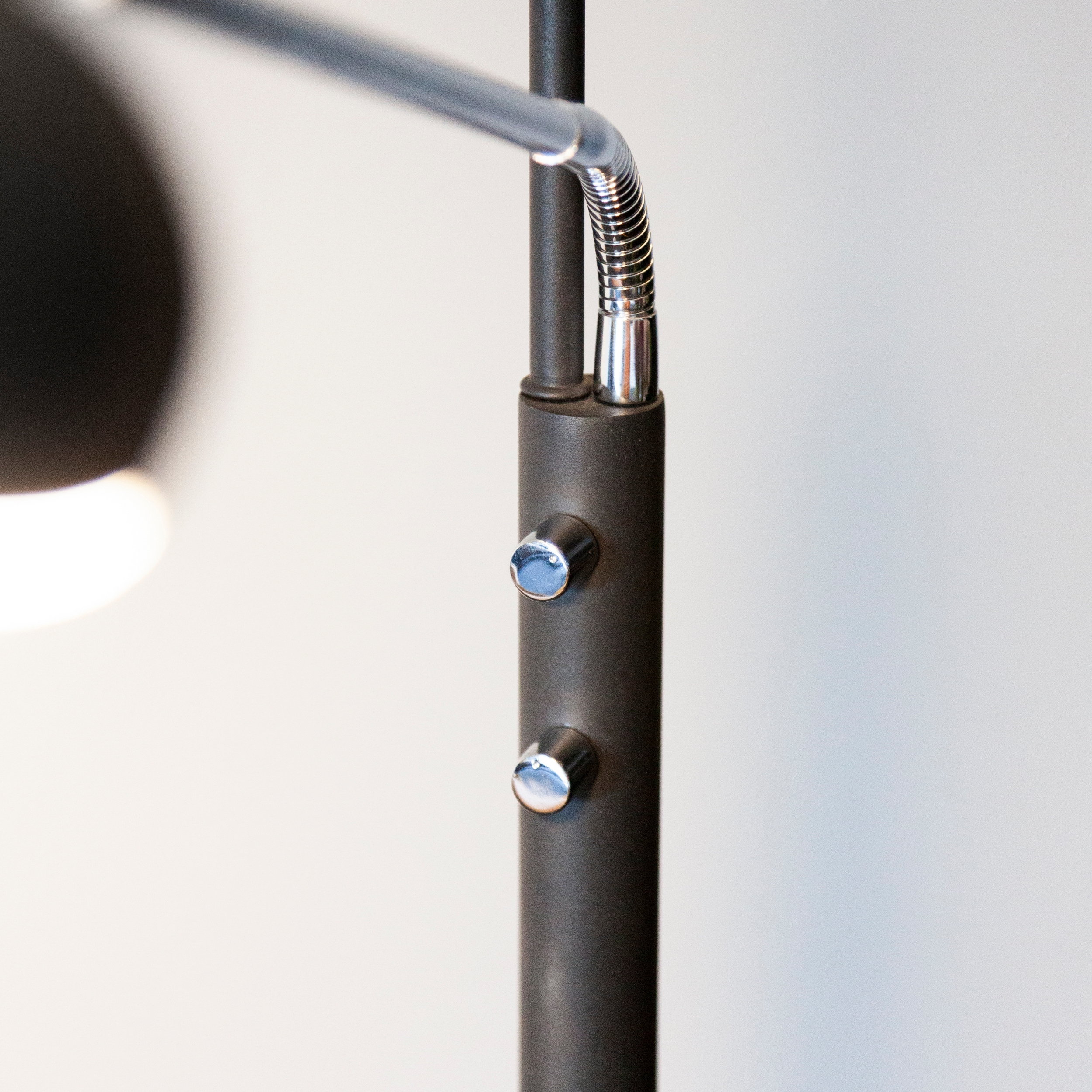 Golvlampa Halo Design Vegas Combi LED Svart