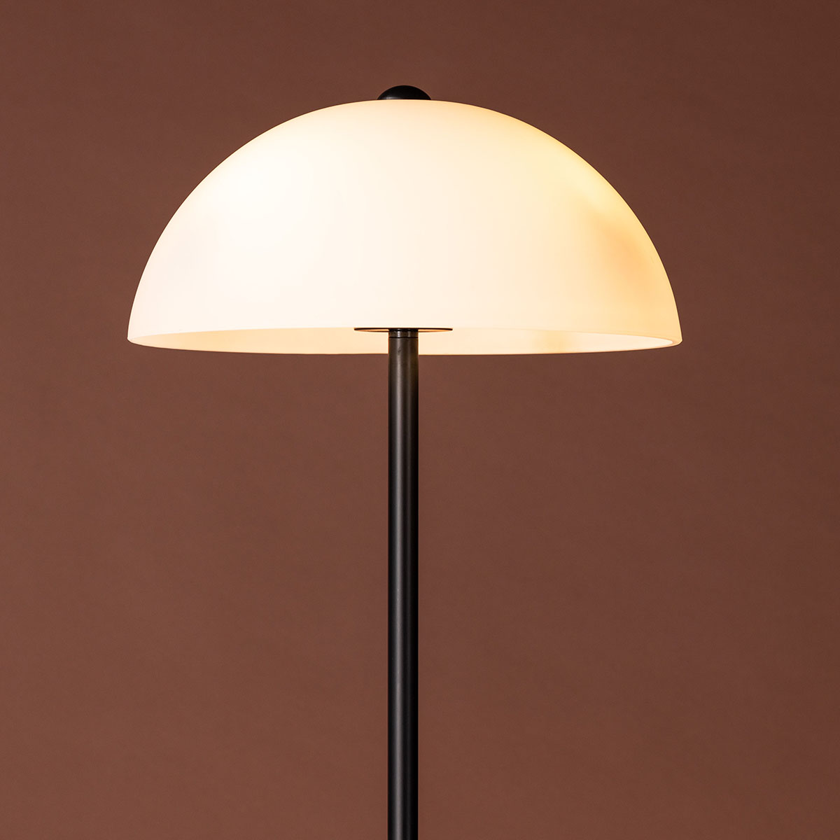 Golvlampa Venture Home Ferrand