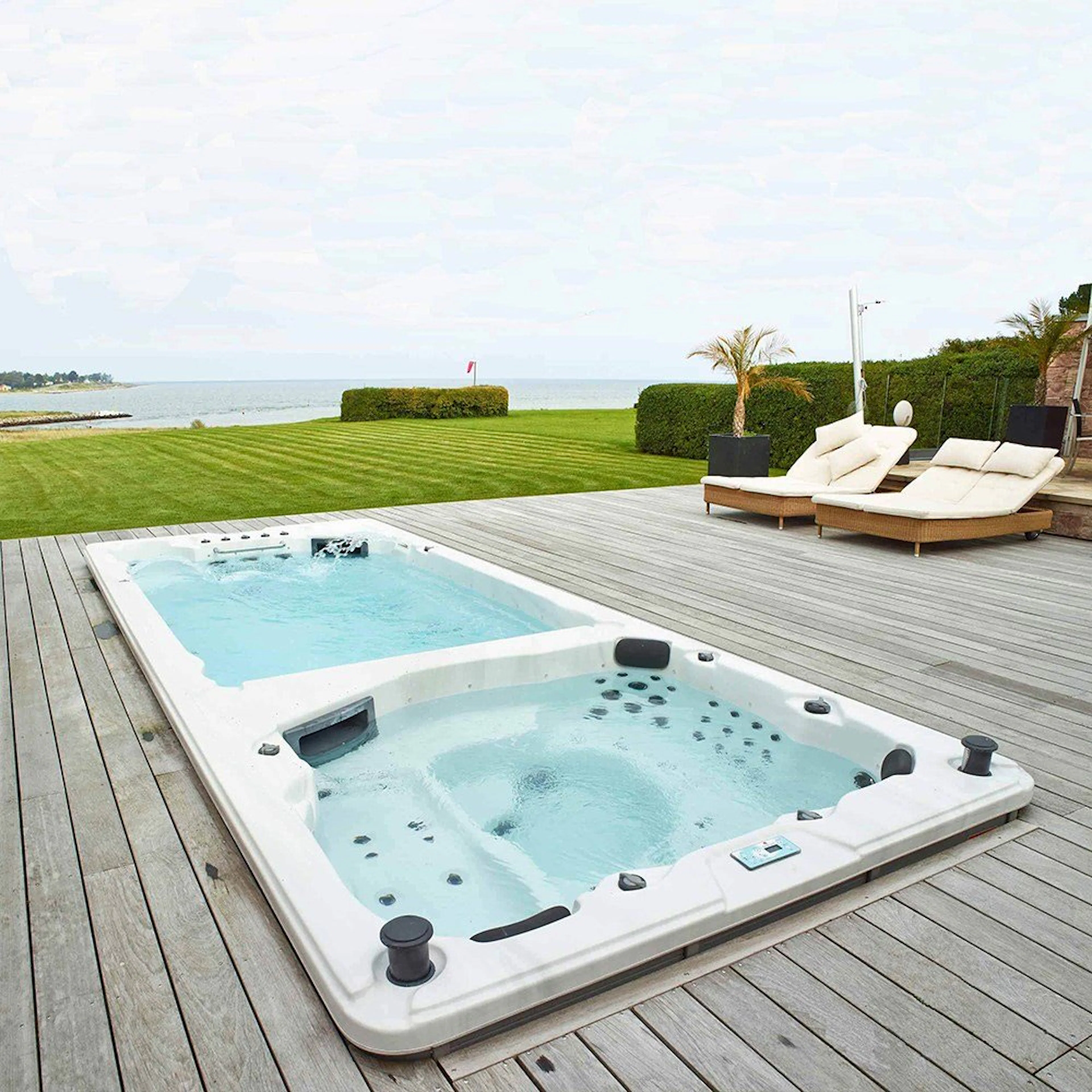 Pool & Spa