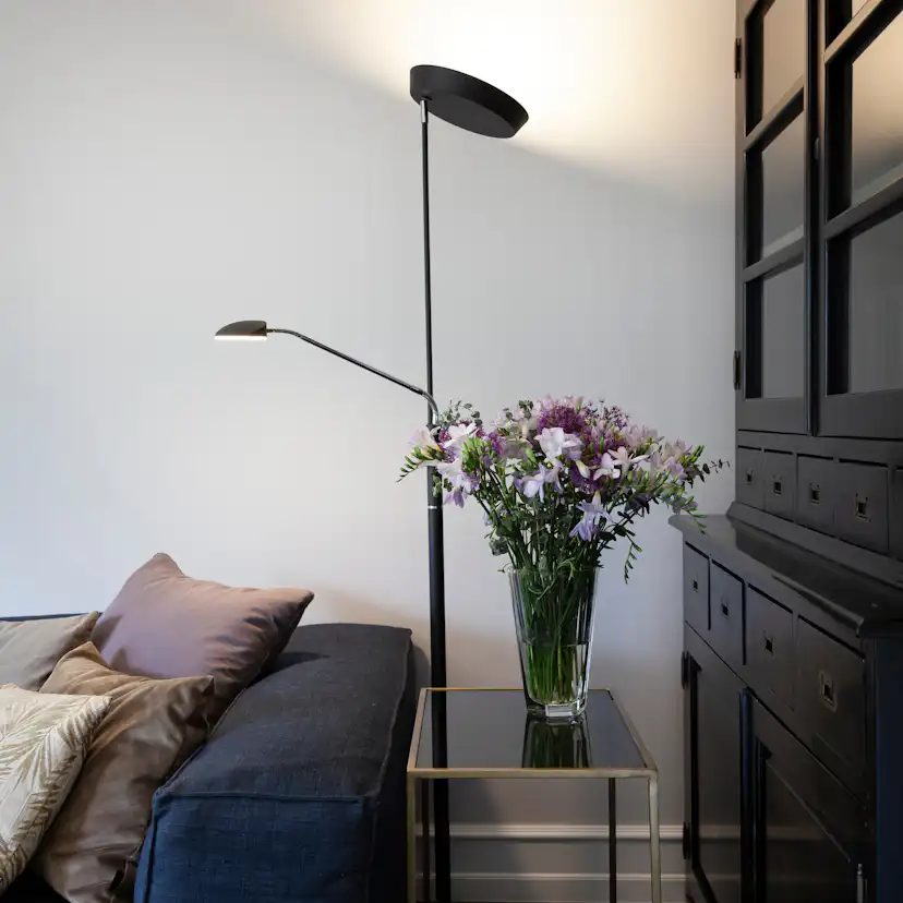 Golvlampa Halo Design Vegas Combi LED Svart