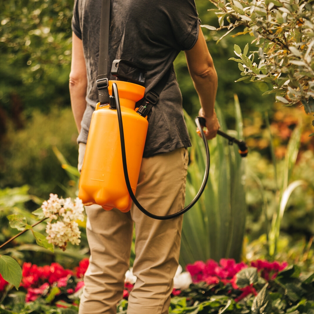 Tryckspruta Fiskars med Bärrem 5L
