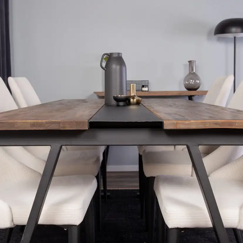 Matgrupp Venture Home Jakarta med 6st Leone Stolar