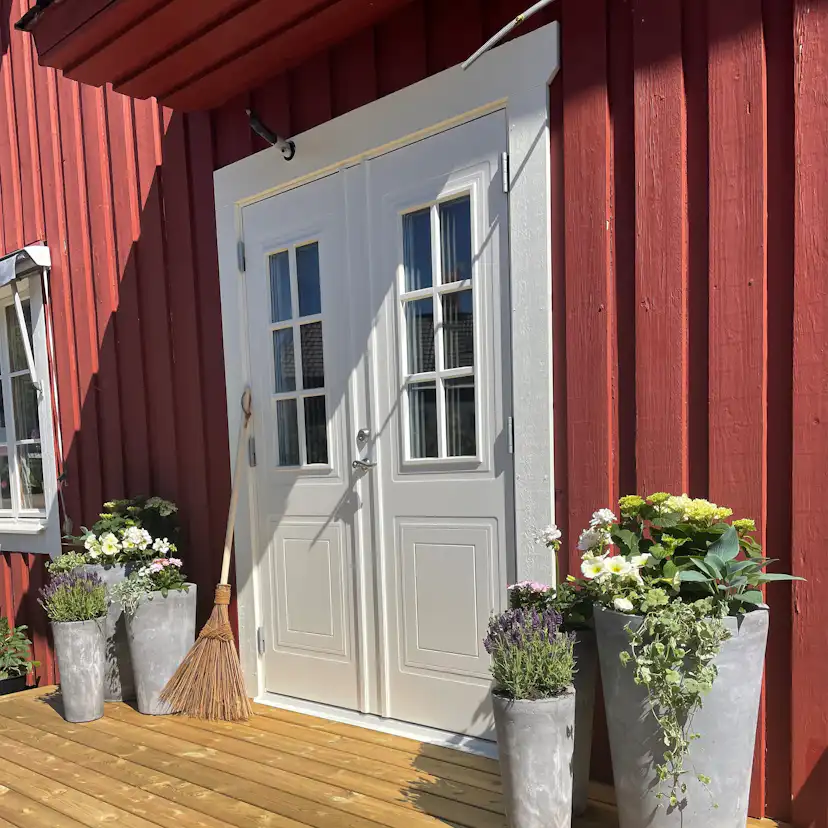 Ytterdörr NorDan Vega 835 PG Lagerförd 14x21 Höger Vit