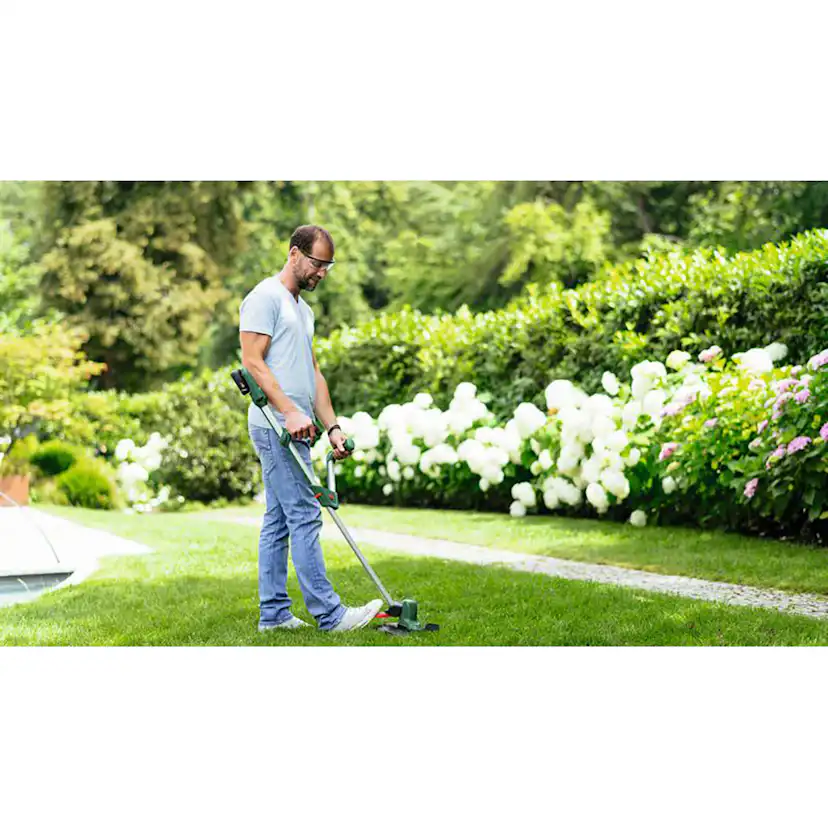 Grästrimmer Bosch Power Tools Univgrasscut med 2 st Batteri och Laddare