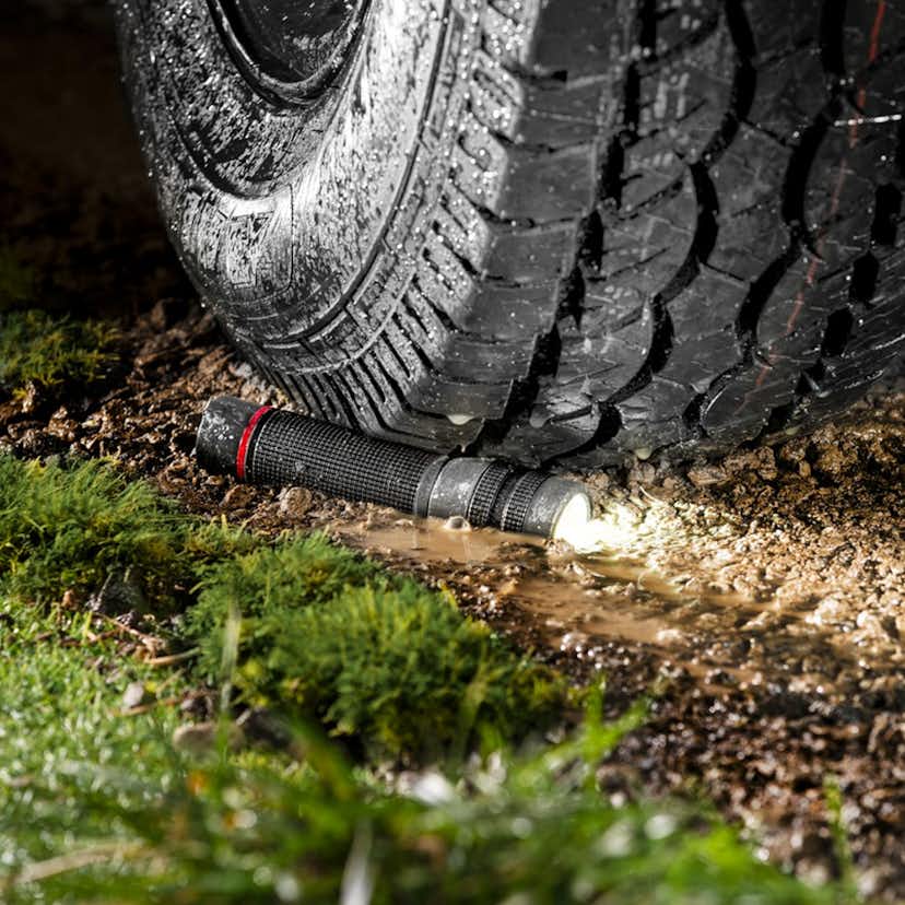 Ficklampa Coast Vattentät Gx10 Med Fokus 550 Lumen