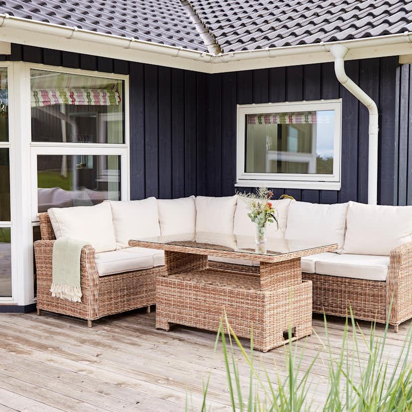 Hörnsoffa Ute VILA Gotland, Rottingsoffa med Dynor och Aluminiumram