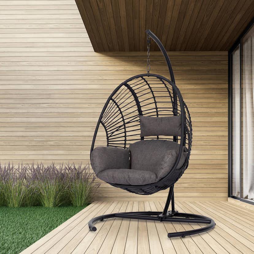 Hängstol Outfit Arne Utomhusgunga med Stativ, Svart Metall, Rotting & Polyester med Dyna