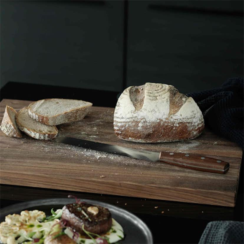 Brödkniv Fiskars Norr 21 cm – Tandad Kniv i Rostfritt Stål