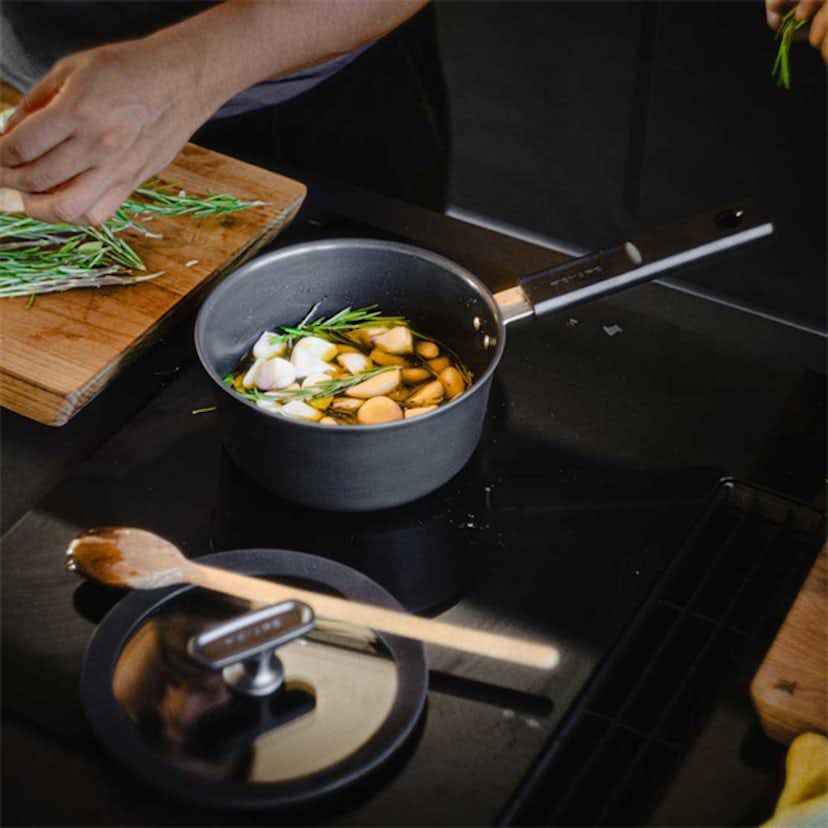 Kastrull Fiskars Hard Face 1,8 L 18 cm – Hållbar Kastrull med Tjock Botten och Non-stick Beläggning