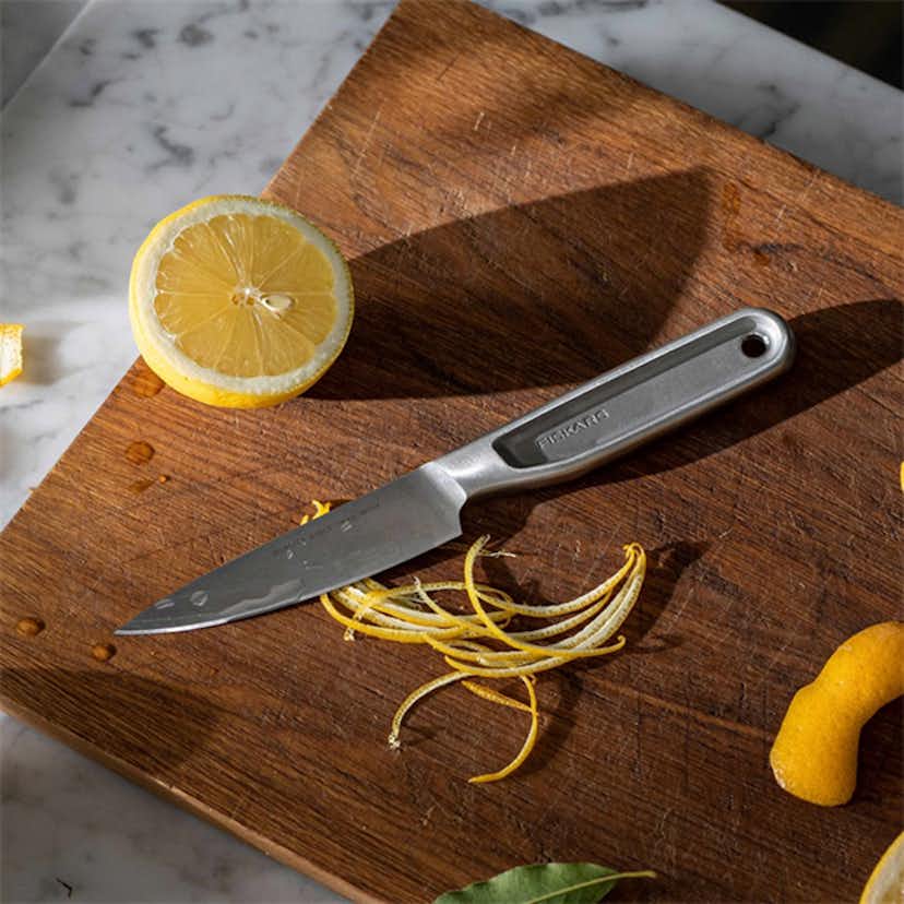 Fiskars All Steel 10 cm – Grönsakskniv i Premium Rostfritt Stål