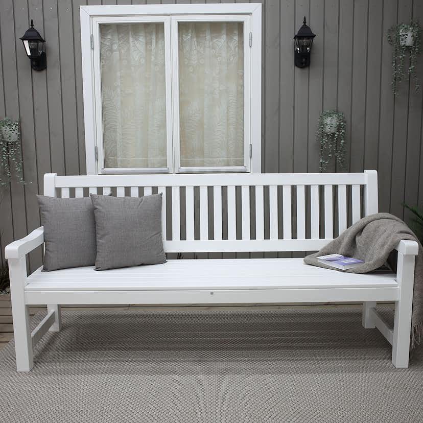 Soffa Baltic Garden Bronx