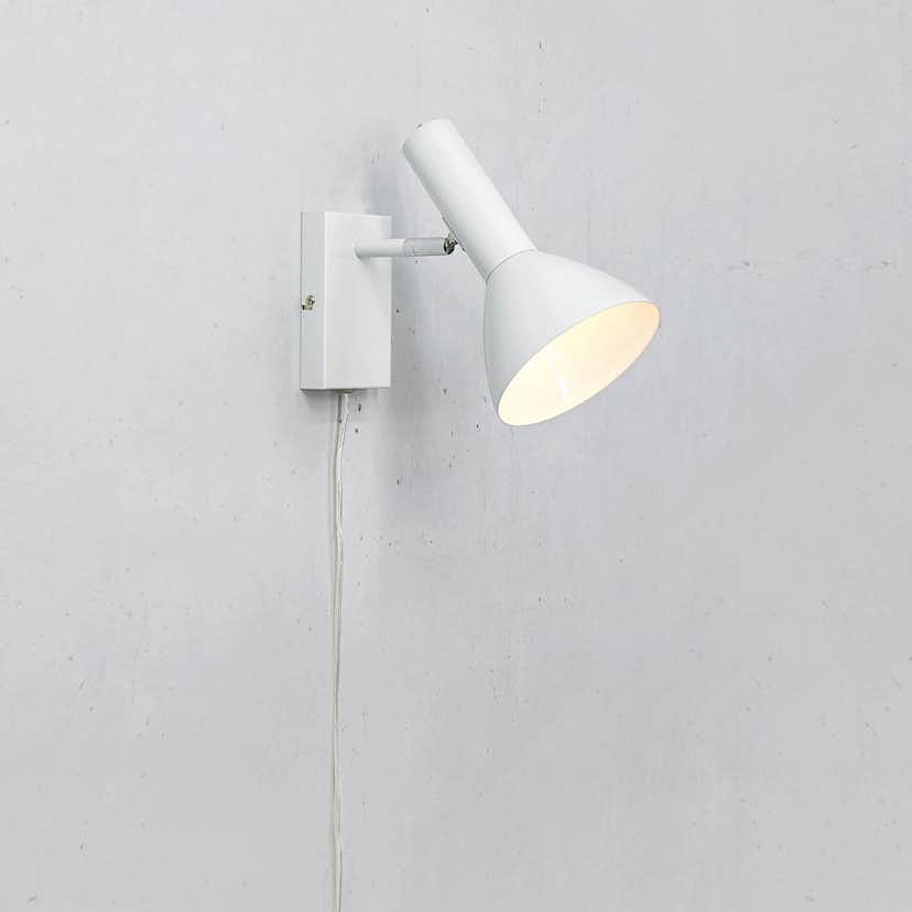 Vägglampa Markslöjd Metro