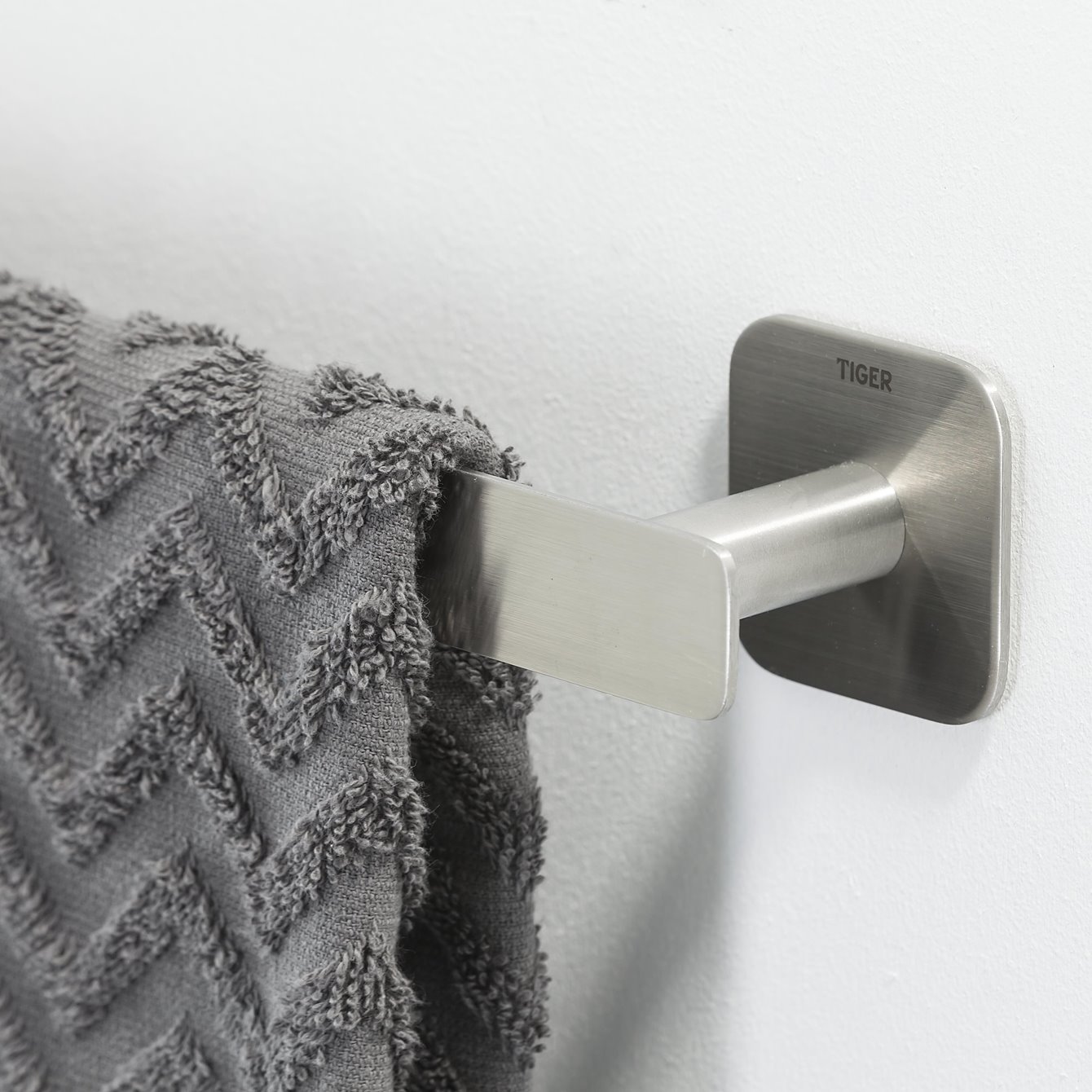 Handduksstång Tiger Colar