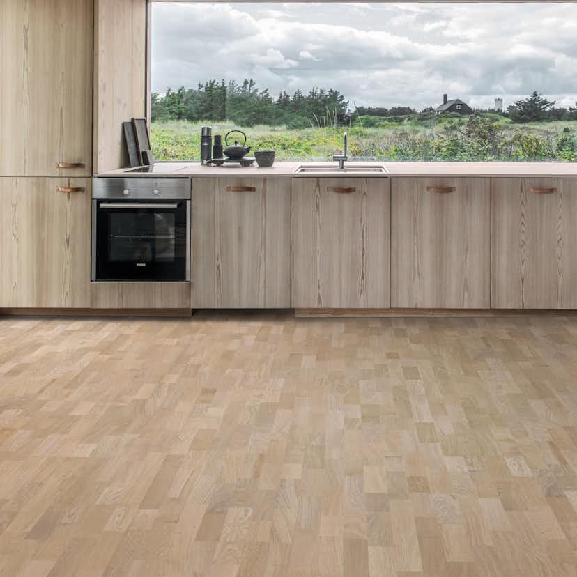 Trägolv Kährs Ek Mist, Ultramattlackat 3-Stav Parkettgolv