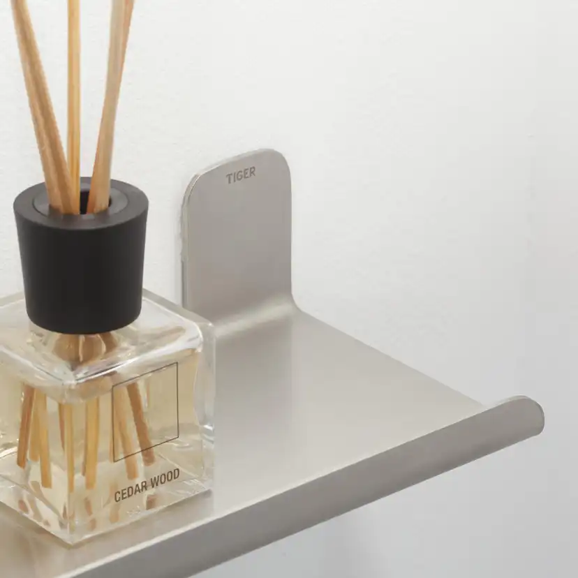 Badrumshylla Tiger Colar