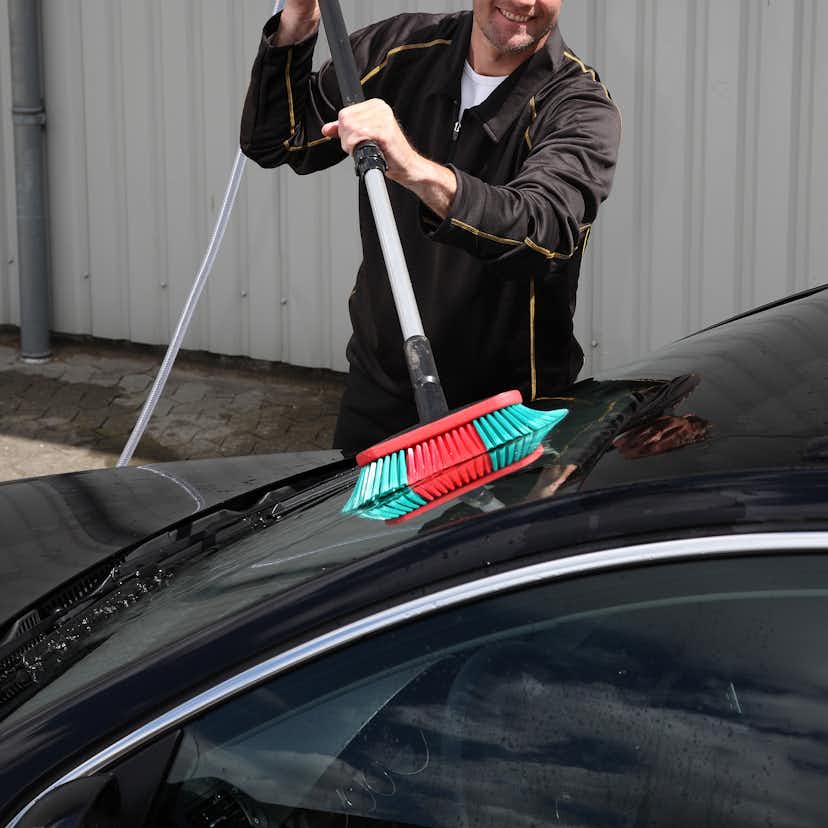 Skaftborste Vikan Mjuk med Vattengenomlöp