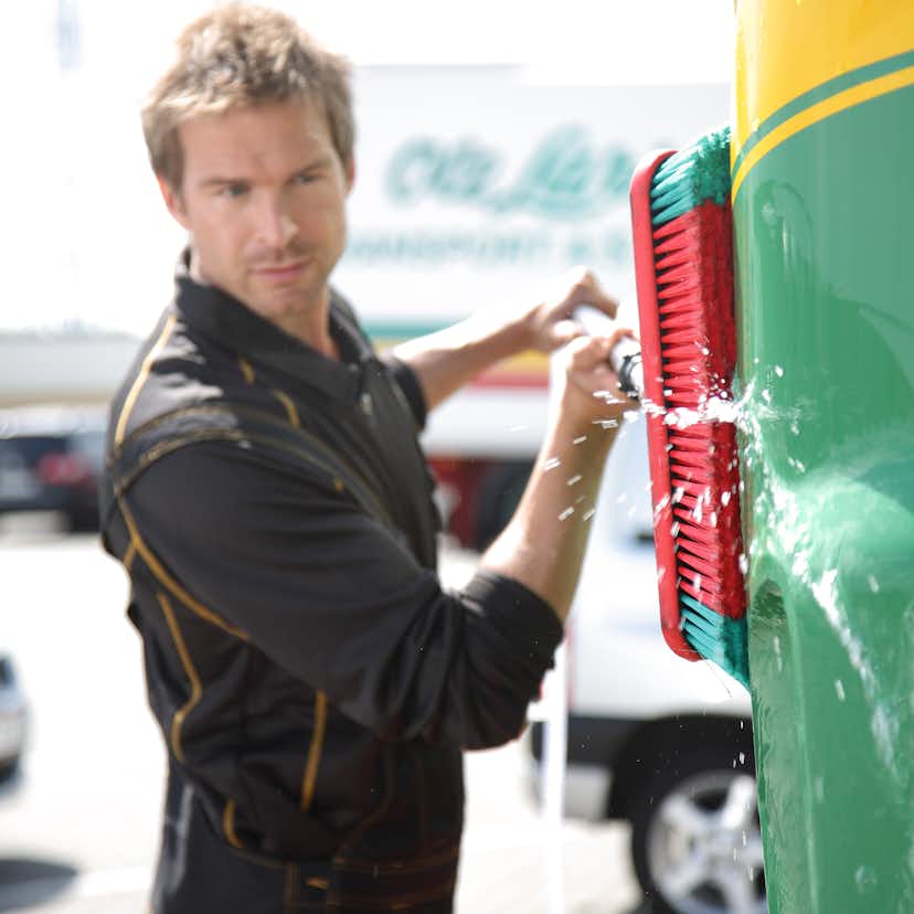 Skaftborste Vikan Mjuk med Vattengenomlöp