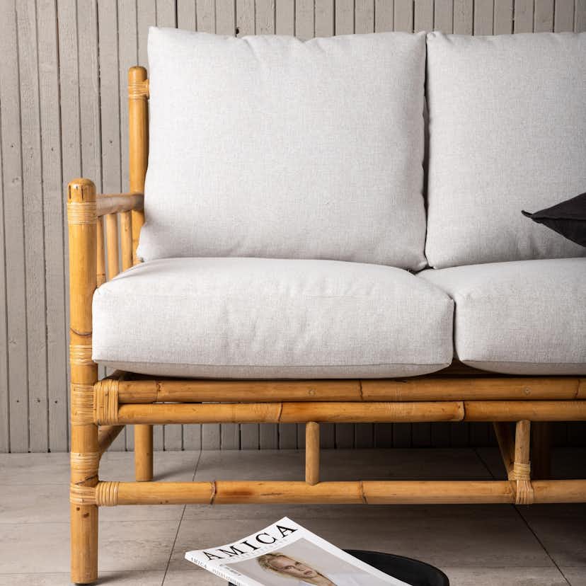 Trädgårdssoffa Venture Home Cane, Naturfärgad Rottingsoffa med Grå Dynor