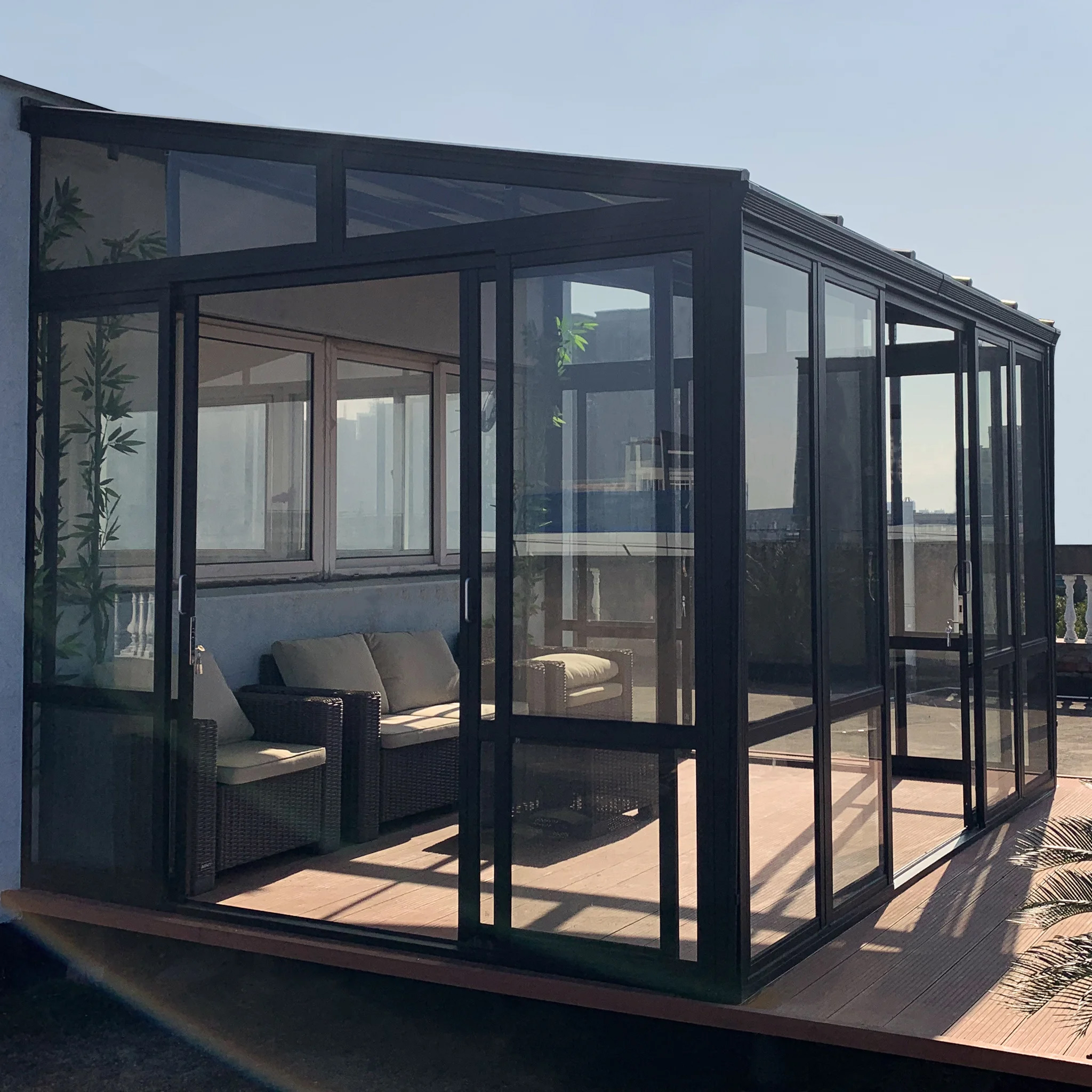 Uterum Metalcraft 10,7m² Säkerhetsglas Svart