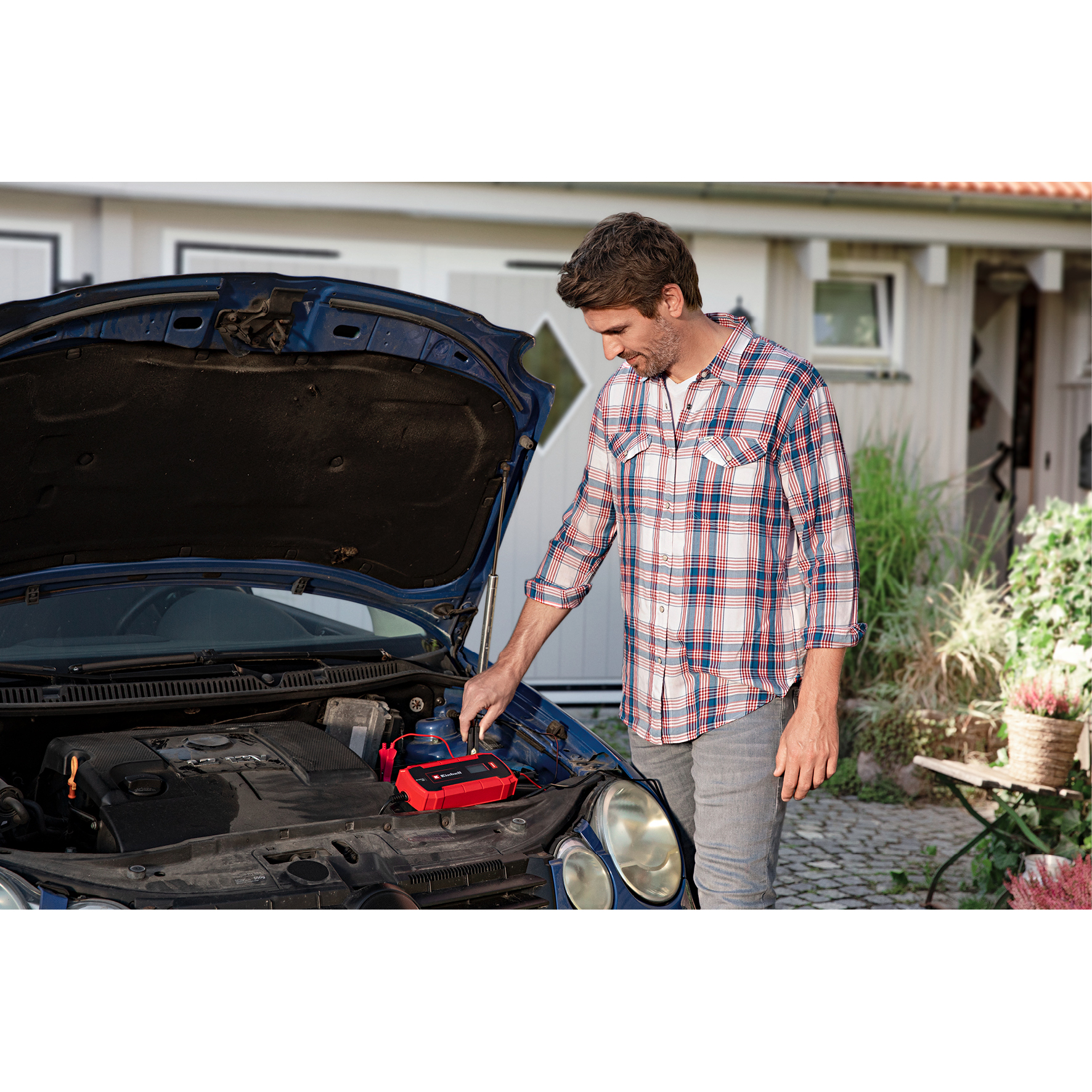 Batteriladdare Einhell CE-BC 6 M