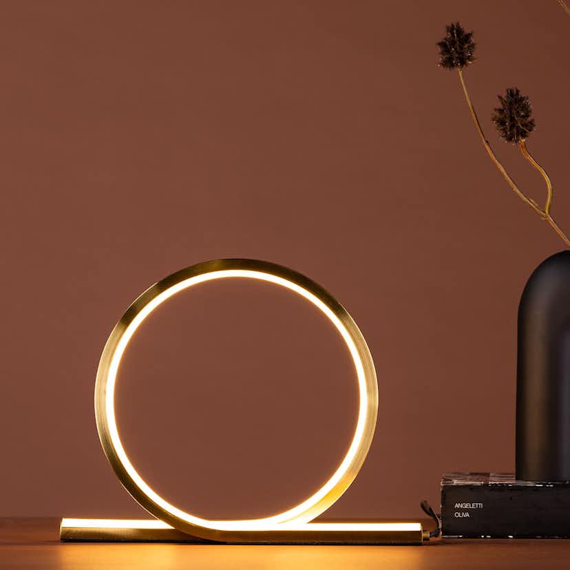 Bordslampa Venture Home Saunier