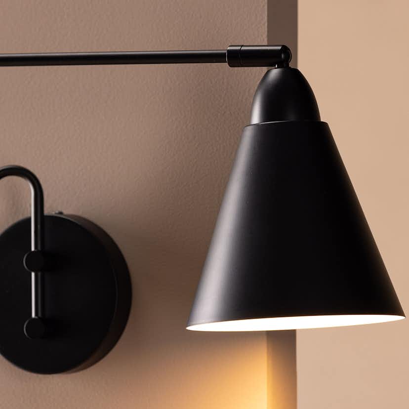 Vägglampa Venture Home Amicola