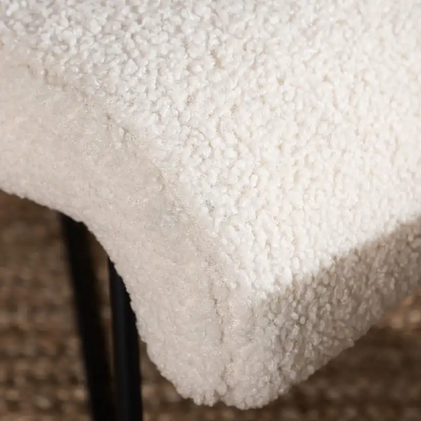 Fåtölj Venture Home Laconia Boucletyg Vit med Fotpall