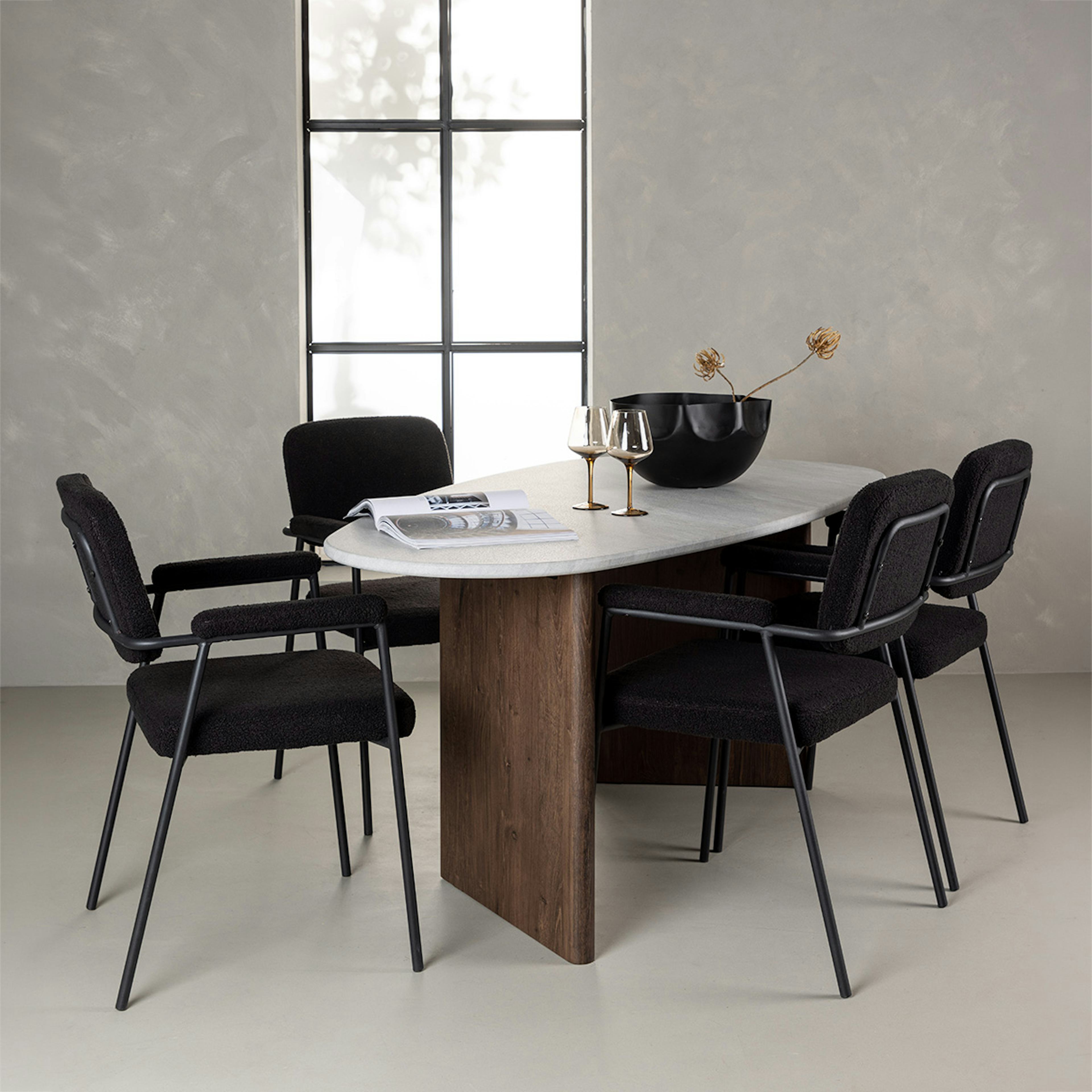 Matgrupp Venture Home Grönvik med 4 Yesterday Stolar