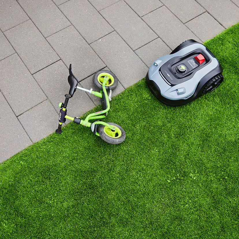 Robotgräsklippare Grouw 1300m2 Clevr