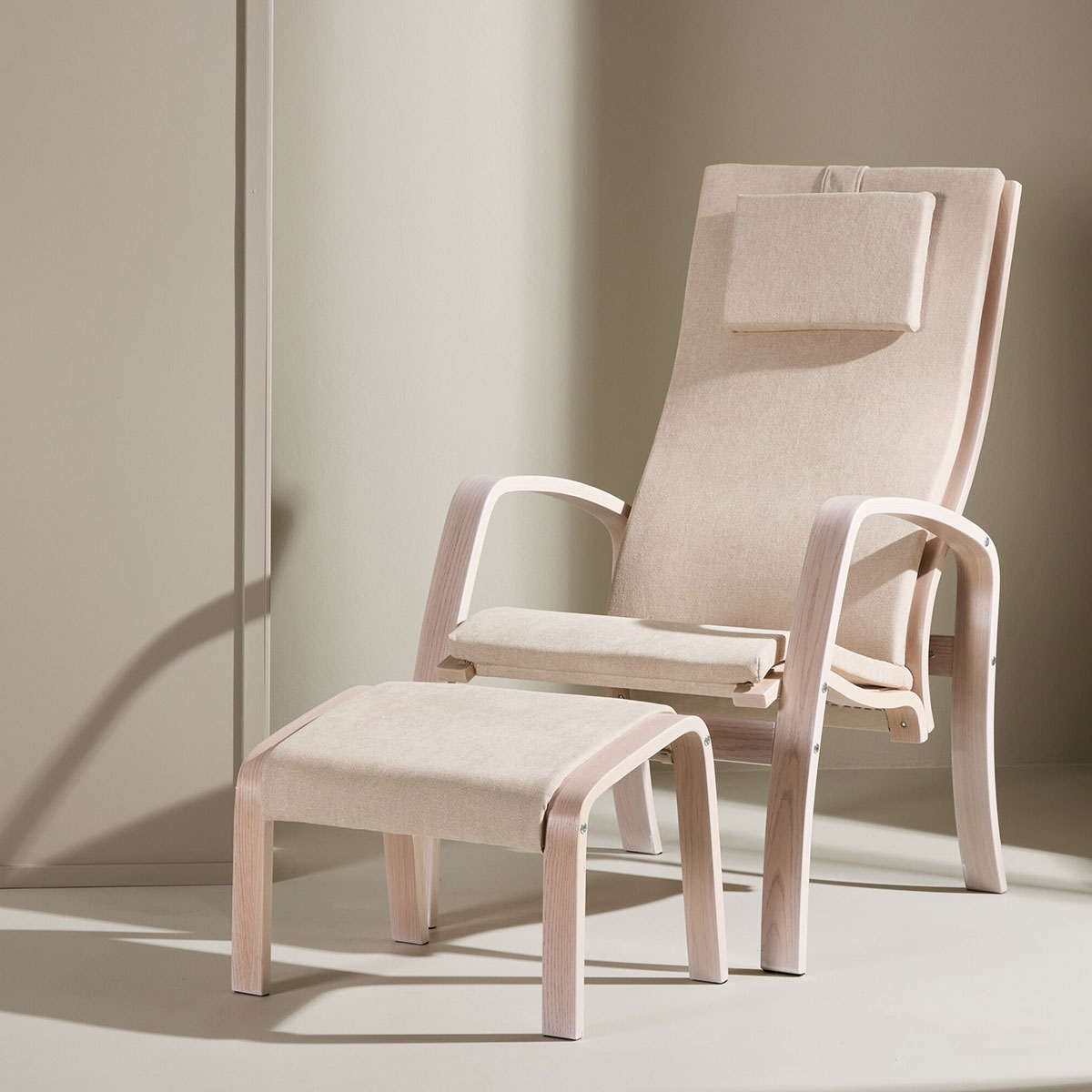 Loungefåtölj Venture Home Grötö med Fotpall