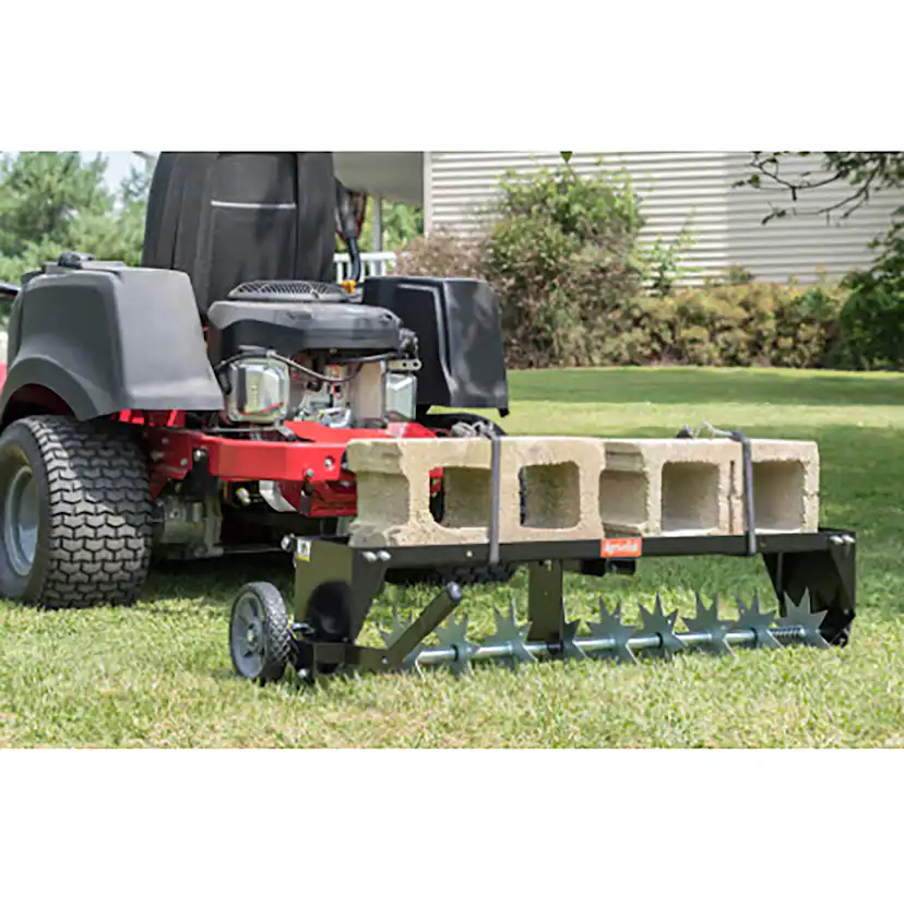 Vertikalskärare Agri-Fab Bogserad